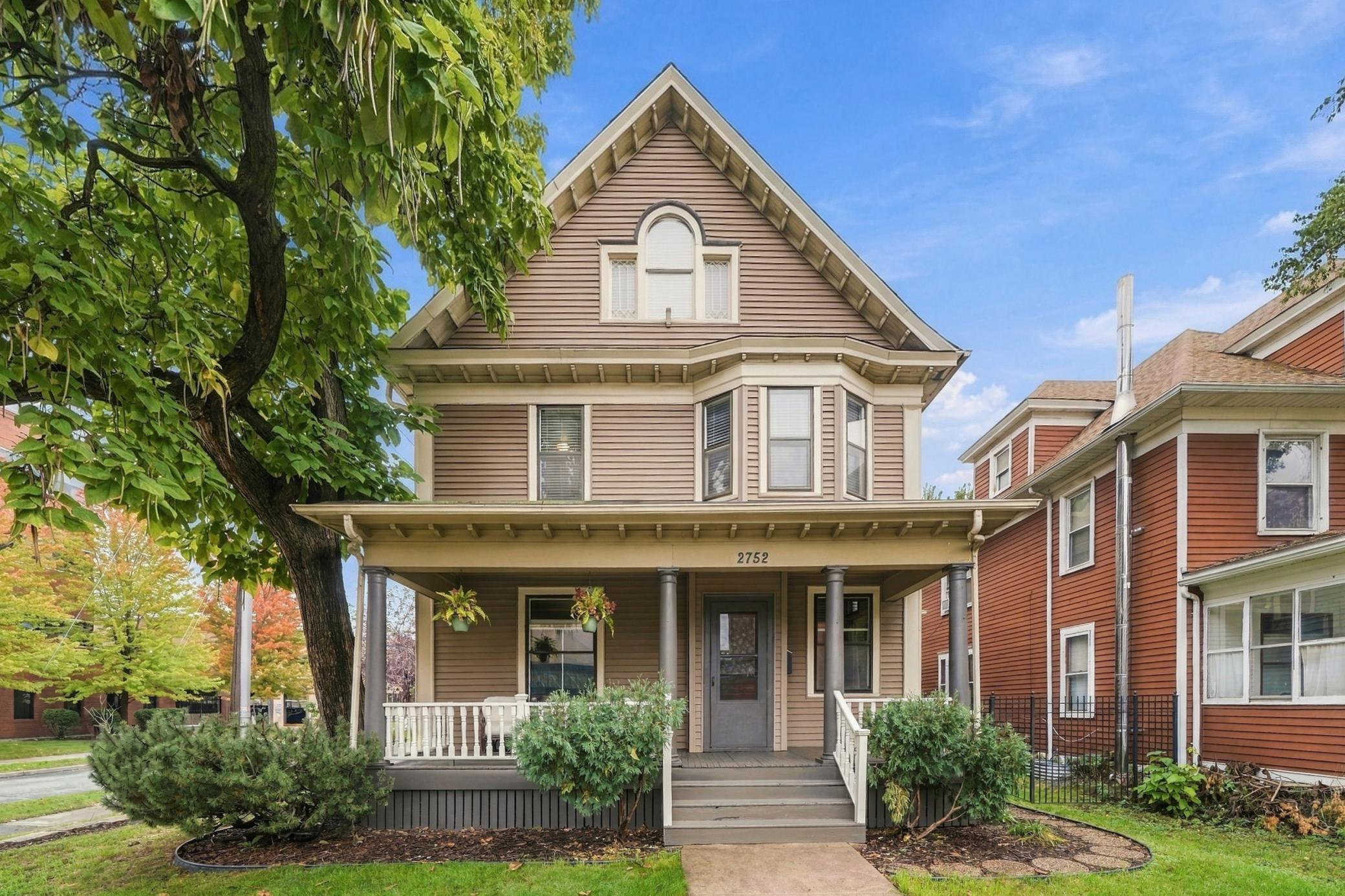 View of Duplex Up and Down at 2752 Chicago Avenue, Minneapolis - Mike Wilen | Minnesota Team Real Estate