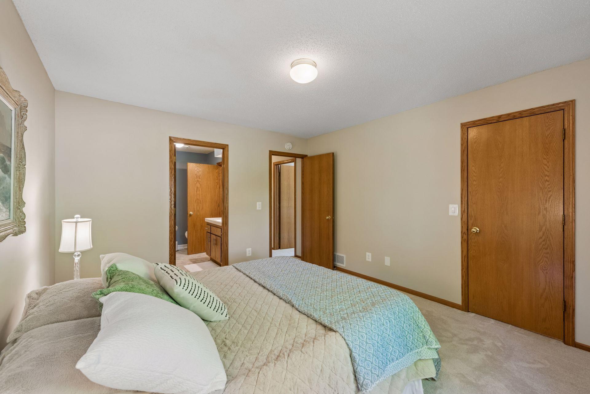 View of Residential at 7638 13th Street, Oakdale MN 55128, Oakdale (17 of 31) - Mike Wilen | Minnesota Team Real Estate