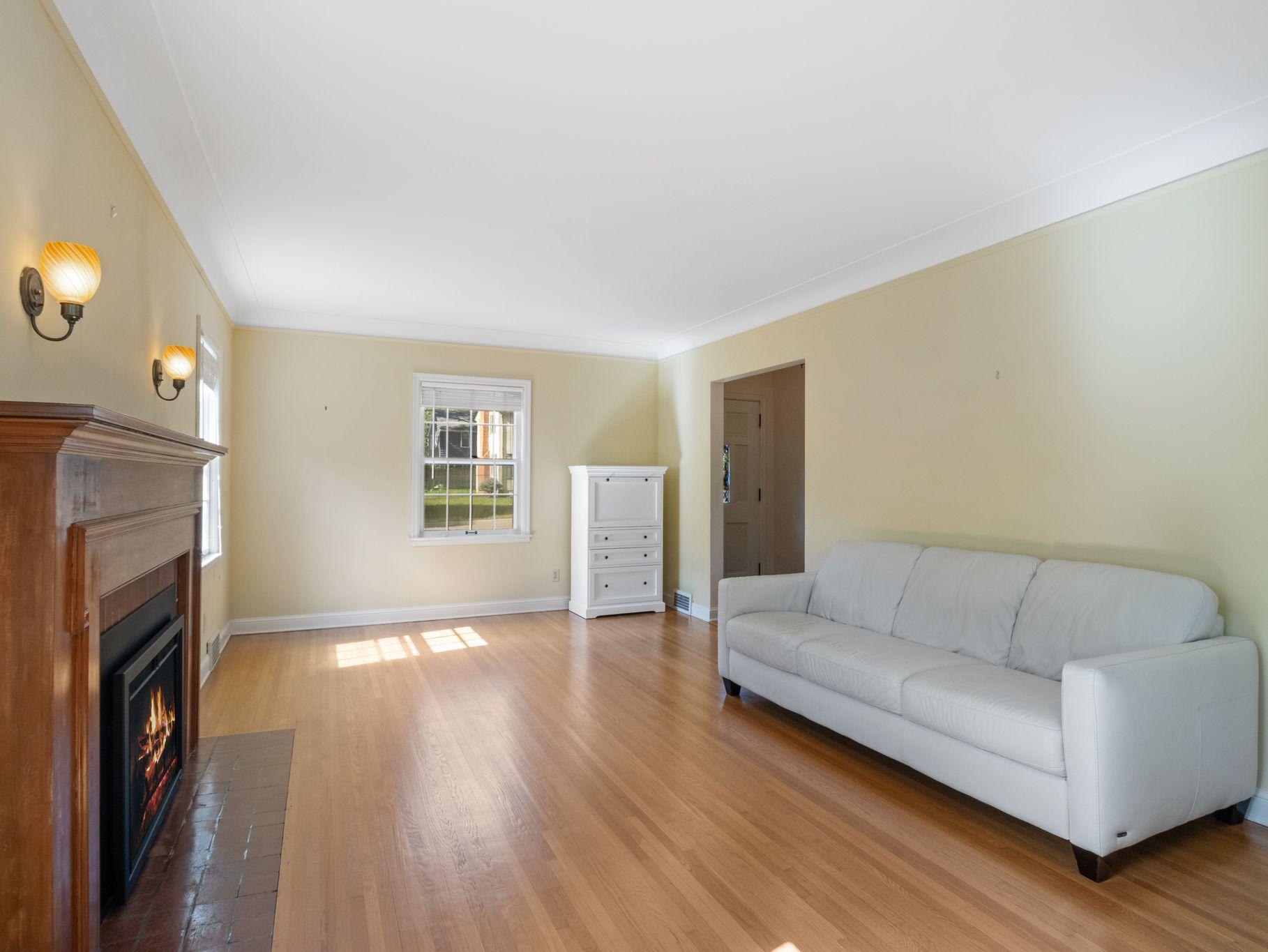 View of Residential at 1776 Asbury Street, Falcon Heights MN 55113, Falcon Heights (38 of 40) - Mike Wilen | Minnesota Team Real Estate
