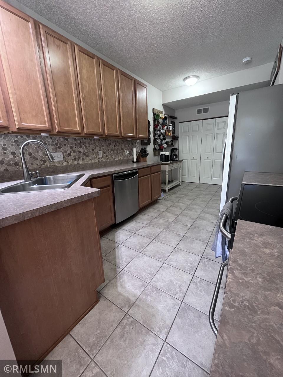 View of Residential at 898 Providence Drive, Shakopee MN 55379, Shakopee (12 of 28) - Mike Wilen | Minnesota Team Real Estate