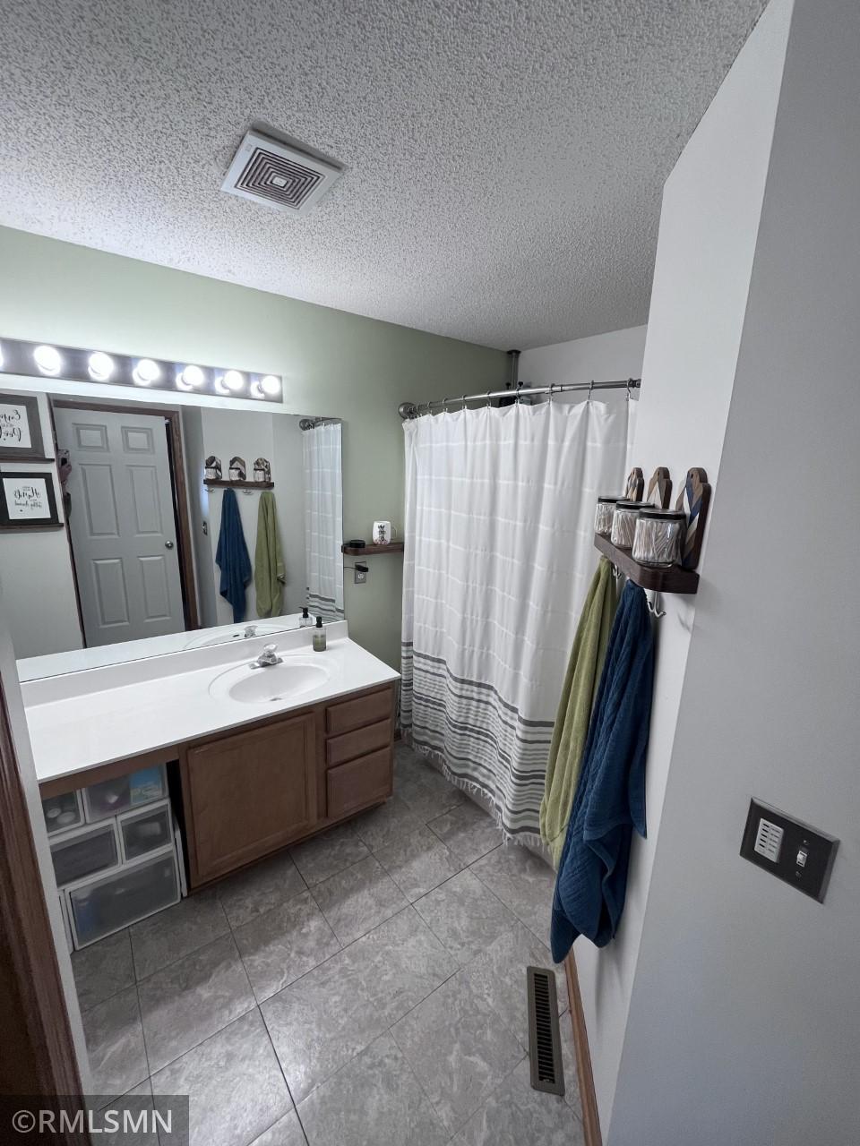 View of Residential at 898 Providence Drive, Shakopee MN 55379, Shakopee (17 of 28) - Mike Wilen | Minnesota Team Real Estate