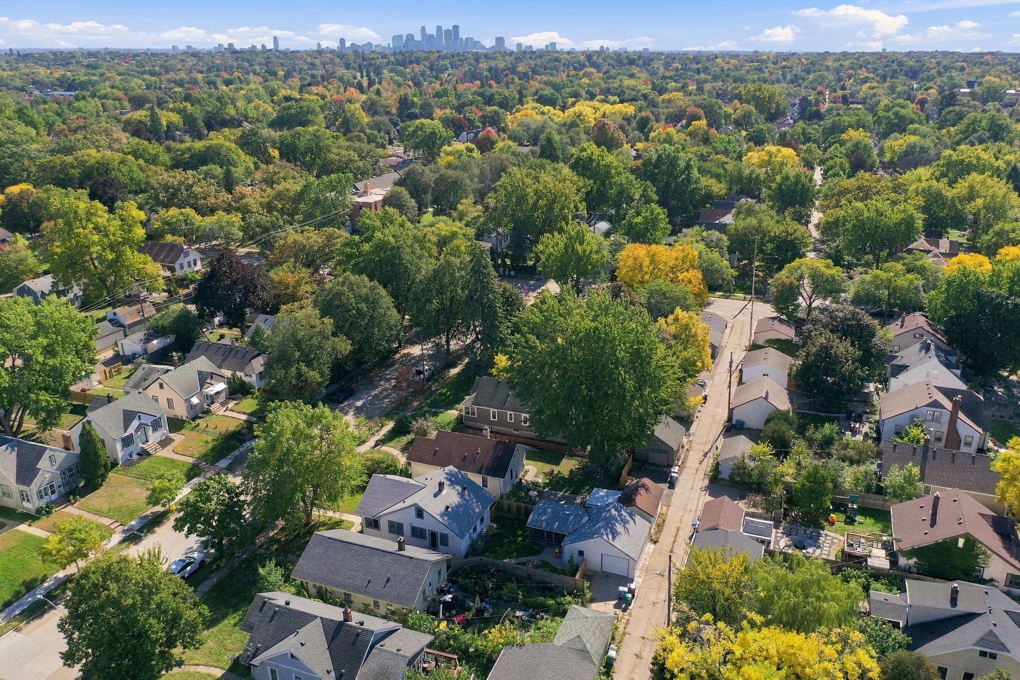 View of Residential at 4417 Russell Avenue, Minneapolis MN 55412, Minneapolis (41 of 42) - Mike Wilen | Minnesota Team Real Estate
