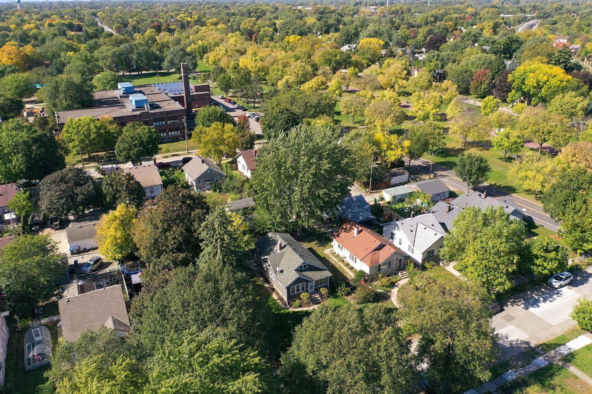 View of Residential at 4417 Russell Avenue, Minneapolis MN 55412, Minneapolis (39 of 42) - Mike Wilen | Minnesota Team Real Estate