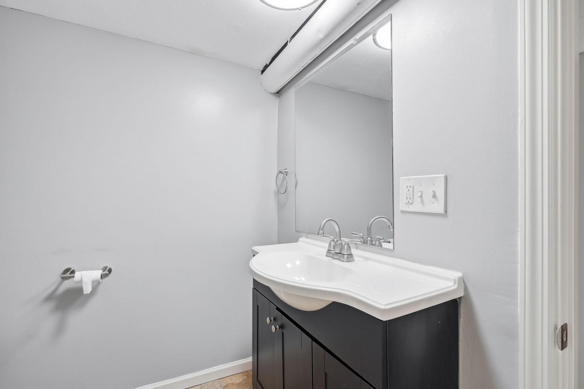 View of Residential at 4417 Russell Avenue, Minneapolis MN 55412, Minneapolis (33 of 42) - Mike Wilen | Minnesota Team Real Estate
