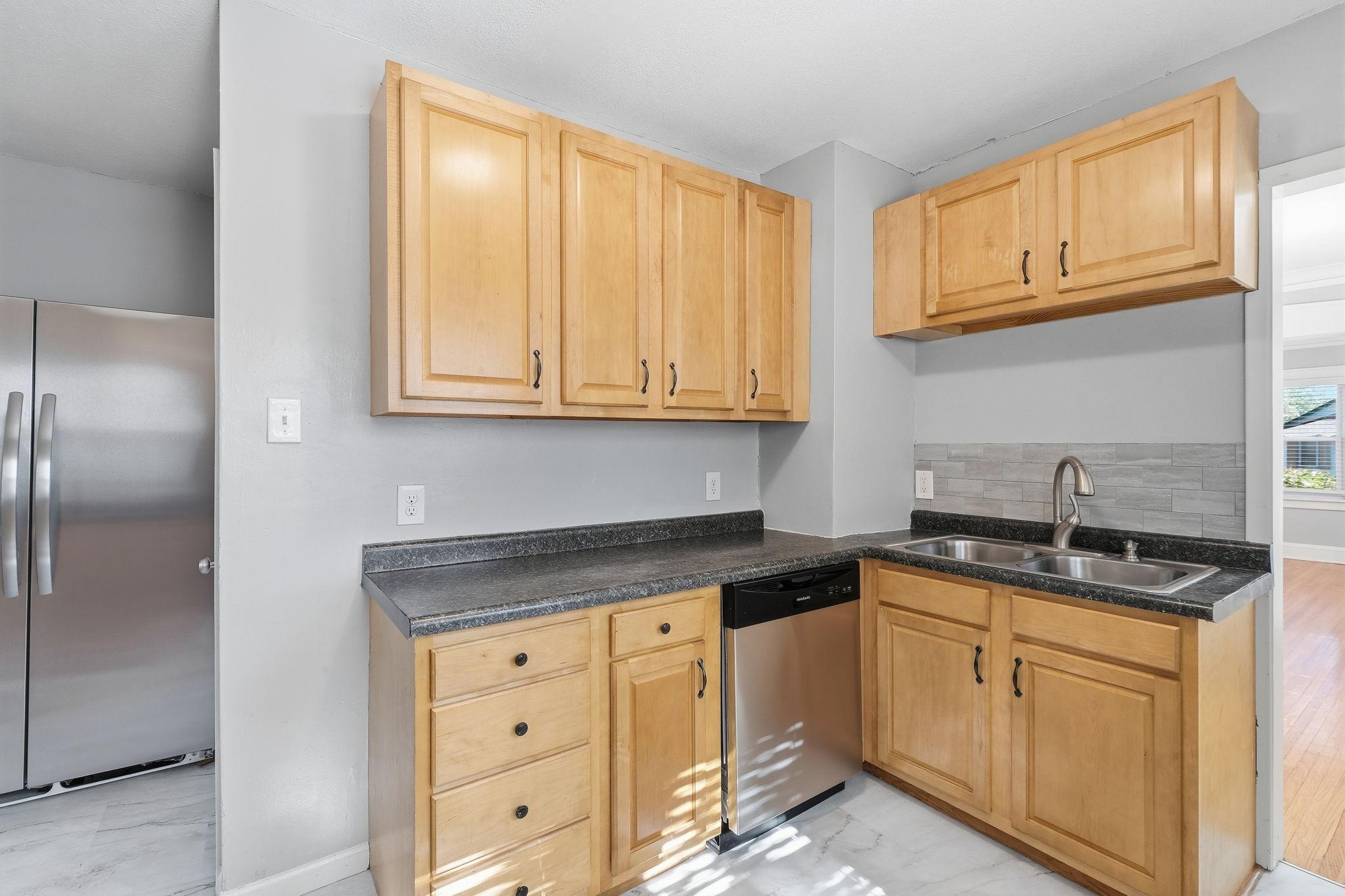 View of Residential at 4417 Russell Avenue, Minneapolis MN 55412, Minneapolis (17 of 42) - Mike Wilen | Minnesota Team Real Estate