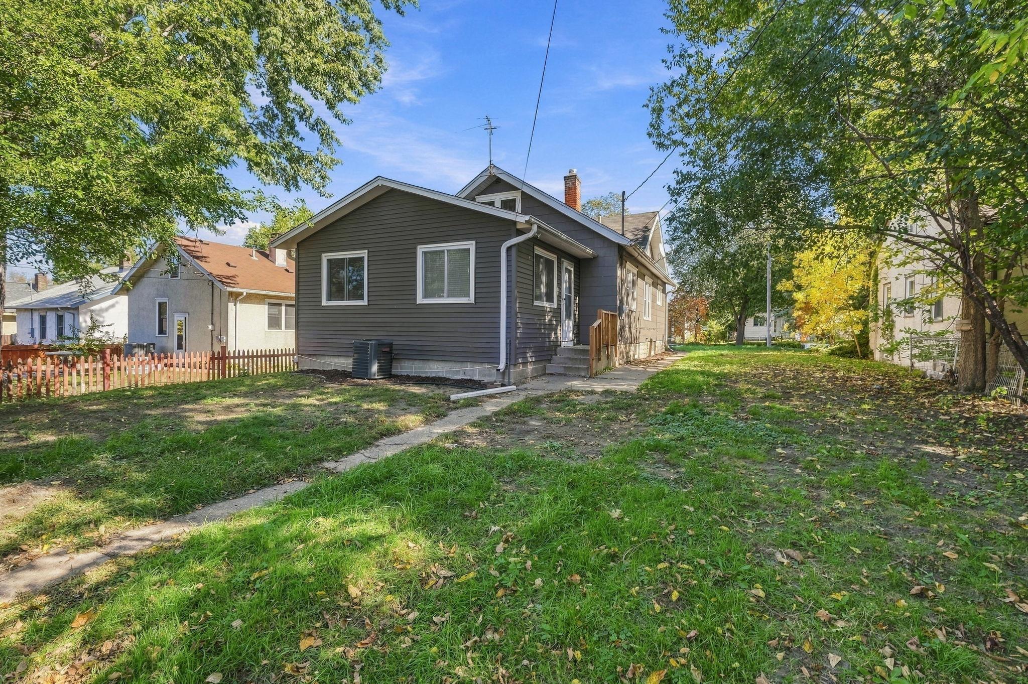 View of Residential at 4417 Russell Avenue, Minneapolis MN 55412, Minneapolis (6 of 42) - Mike Wilen | Minnesota Team Real Estate