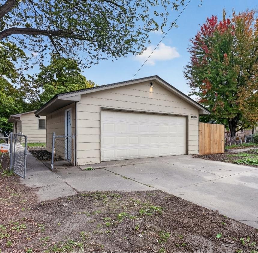 View of Residential at 2820 31st Avenue, Minneapolis MN 55406, Minneapolis (20 of 27) - Mike Wilen | Minnesota Team Real Estate