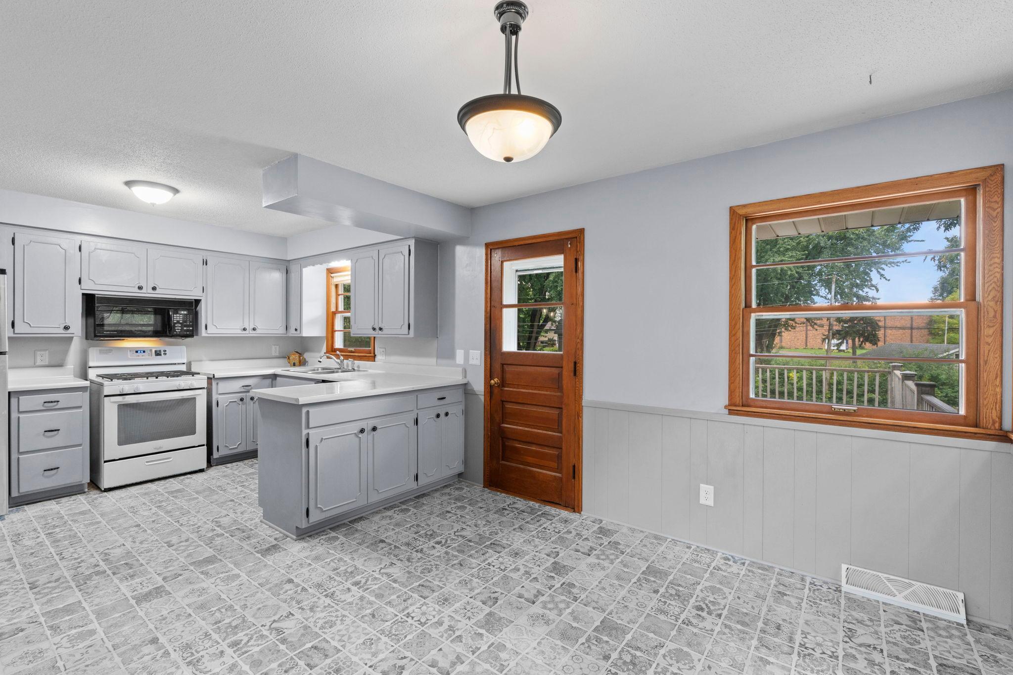 View of Residential at 5705 Phoenix Street, Golden Valley MN 55422, Golden Valley (11 of 39) - Mike Wilen | Minnesota Team Real Estate
