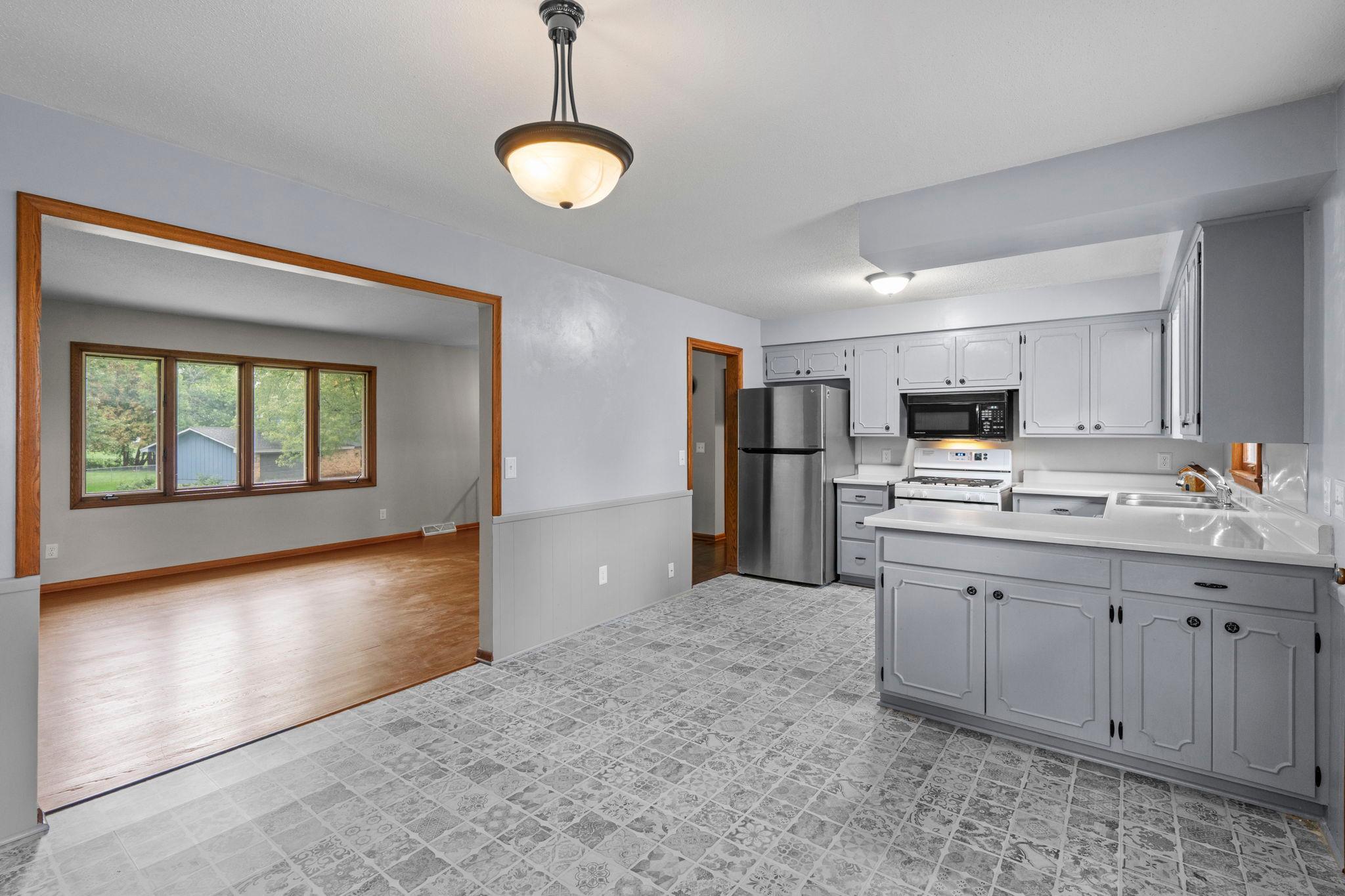 View of Residential at 5705 Phoenix Street, Golden Valley MN 55422, Golden Valley (10 of 39) - Mike Wilen | Minnesota Team Real Estate