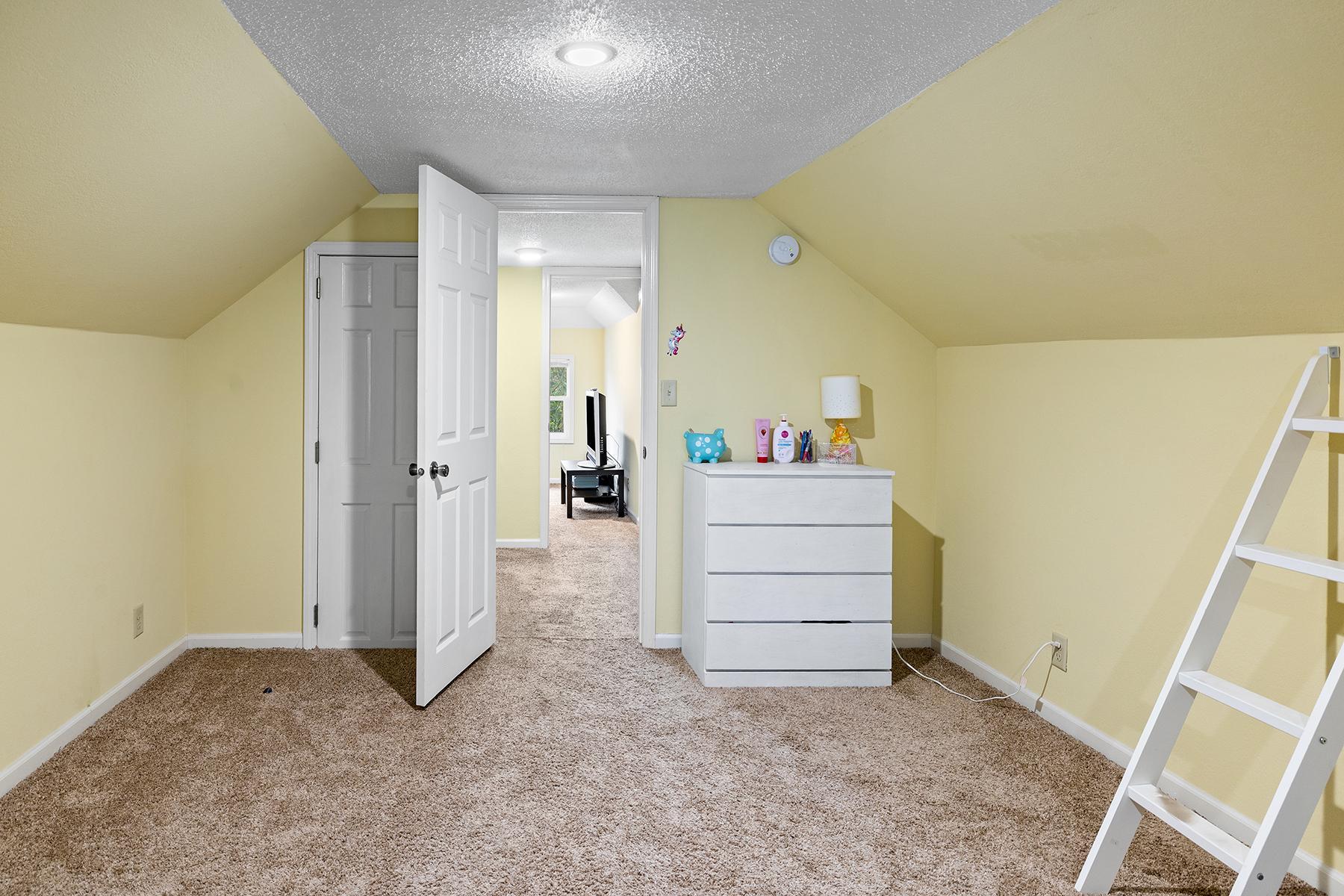 View of Residential at 1027 5th Street, Saint Paul MN 55106, Saint Paul (17 of 26) - Mike Wilen | Minnesota Team Real Estate