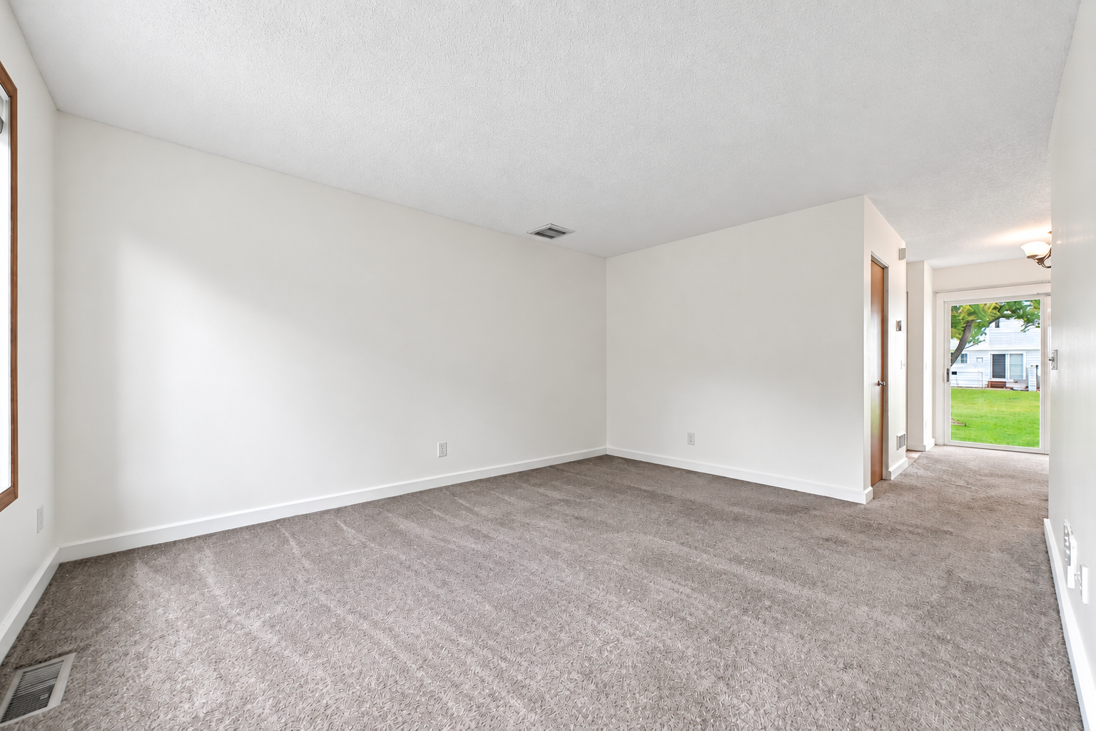 View of Residential at 15515 Foghorn Lane, Apple Valley MN 55124, Apple Valley (15 of 22) - Mike Wilen | Minnesota Team Real Estate