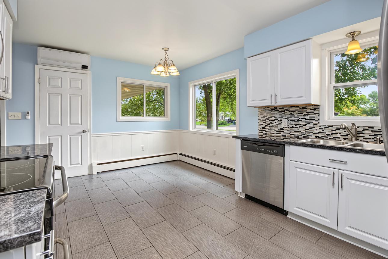 View of Residential at 727 Tanglewood Drive, Shoreview MN 55126, Shoreview (11 of 46) - Mike Wilen | Minnesota Team Real Estate