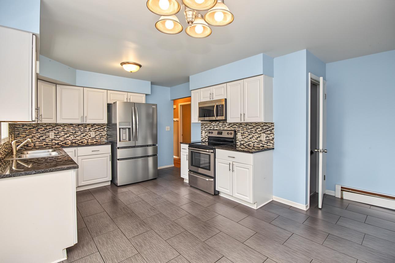 View of Residential at 727 Tanglewood Drive, Shoreview MN 55126, Shoreview (16 of 46) - Mike Wilen | Minnesota Team Real Estate