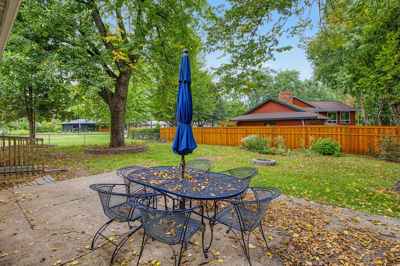 View of Residential at 727 Tanglewood Drive, Shoreview MN 55126, Shoreview (38 of 46) - Mike Wilen | Minnesota Team Real Estate