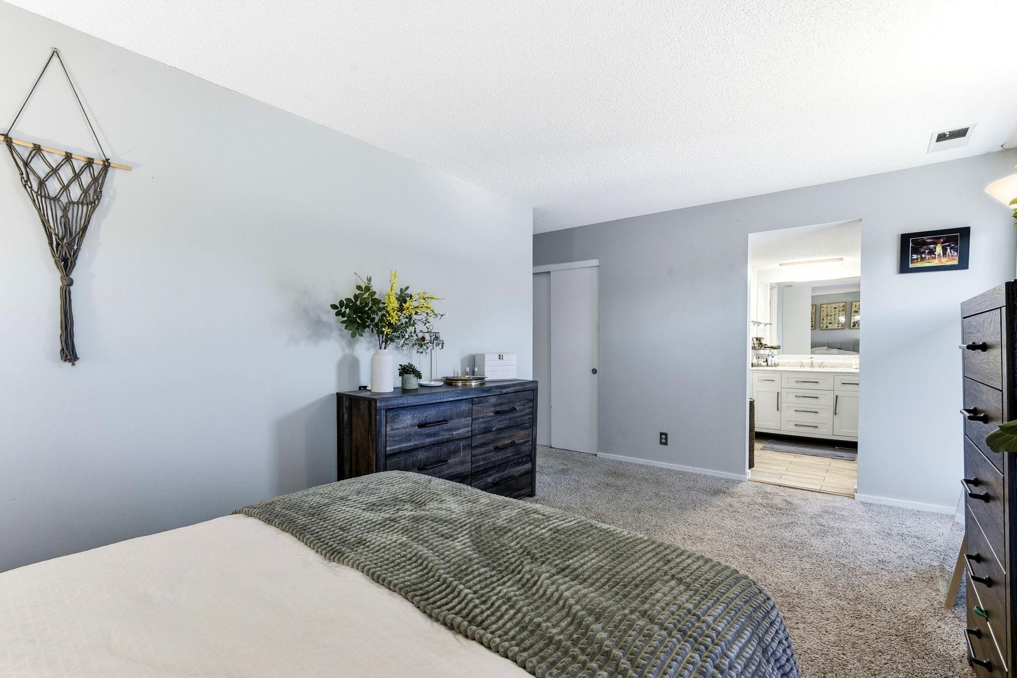 View of Residential at 6305 Colony Way #2B, Edina MN 55435, Edina (20 of 38) - Mike Wilen | Minnesota Team Real Estate