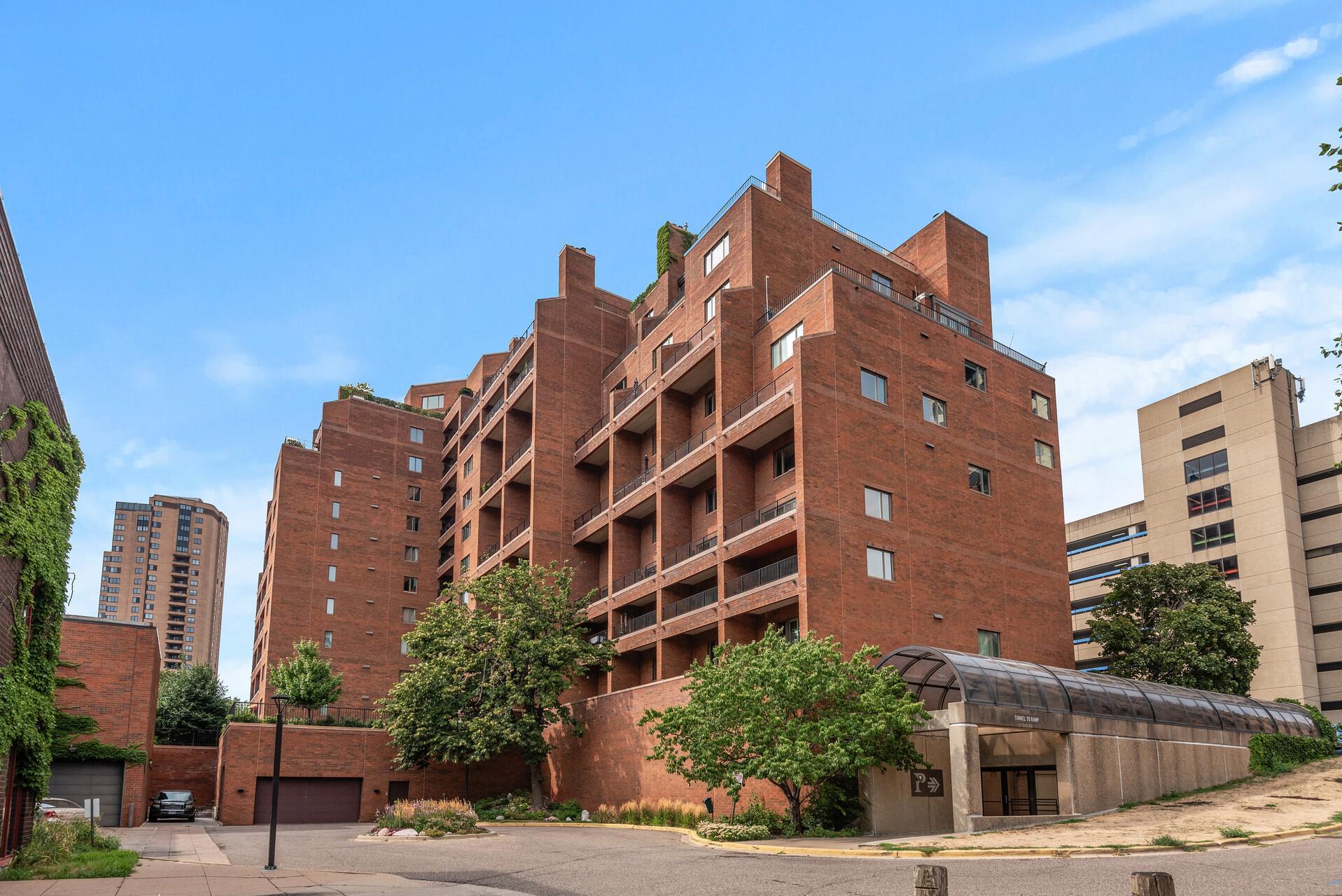 View of Residential at 100 2nd Street #406, Minneapolis MN 55414, Minneapolis (52 of 75) - Mike Wilen | Minnesota Team Real Estate