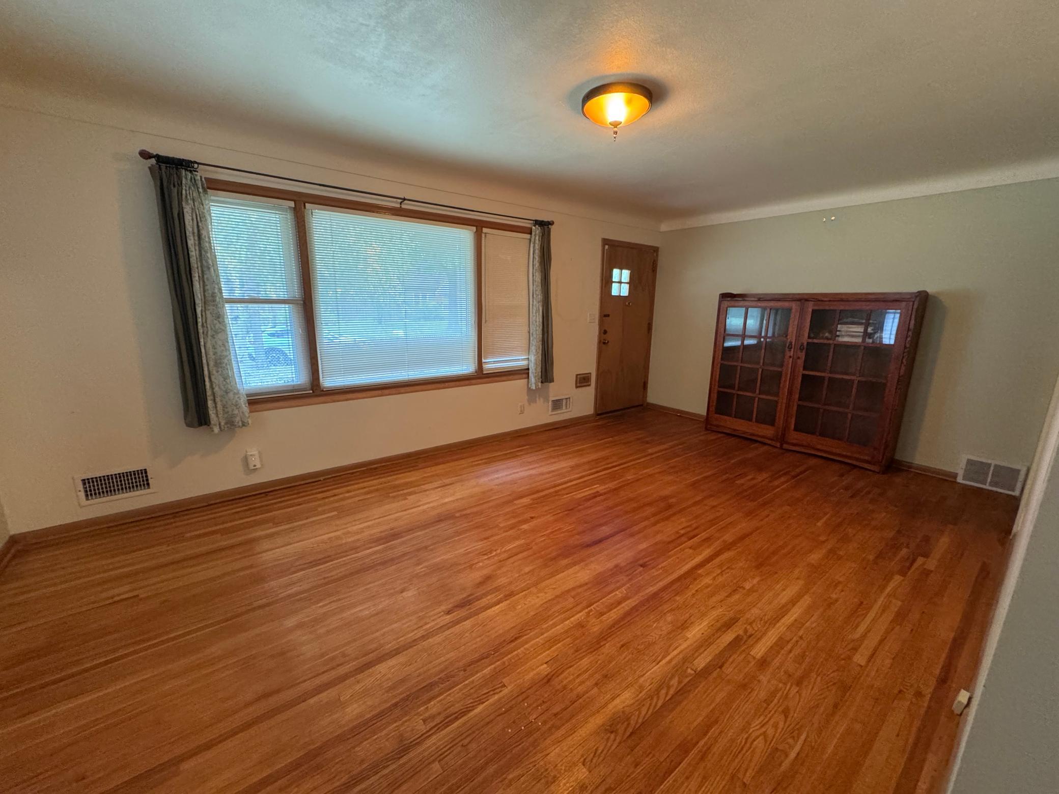 View of Residential at 4906 Thomas Avenue, Minneapolis MN 55430, Minneapolis (13 of 31) - Mike Wilen | Minnesota Team Real Estate
