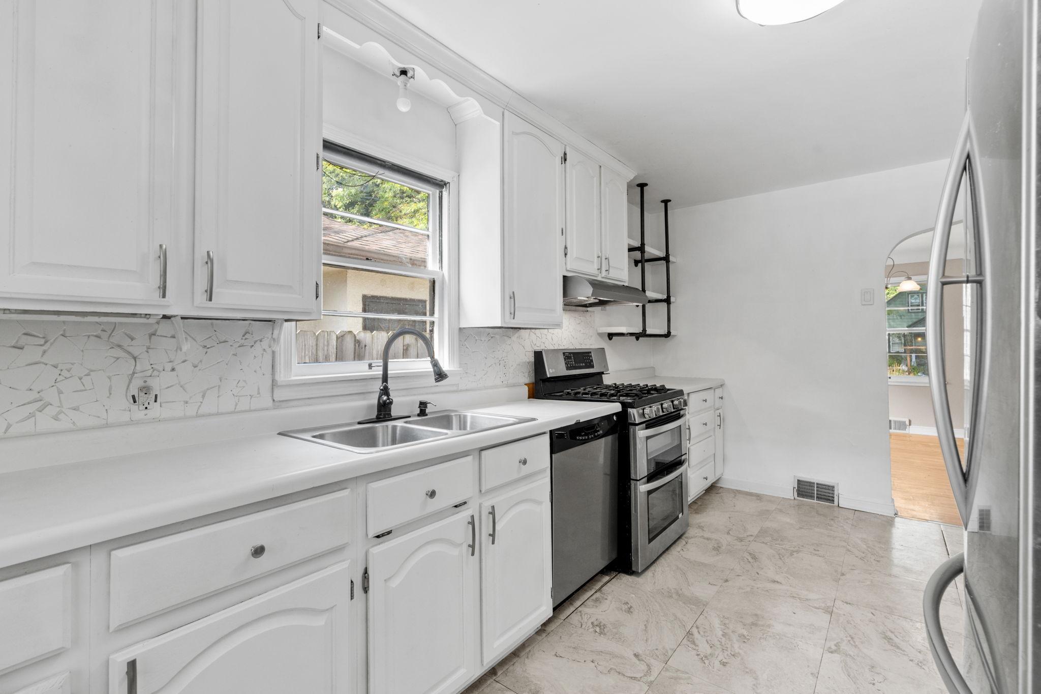 View of Residential at 906 Sherwood Avenue, Saint Paul MN 55106, Saint Paul (17 of 64) - Mike Wilen | Minnesota Team Real Estate