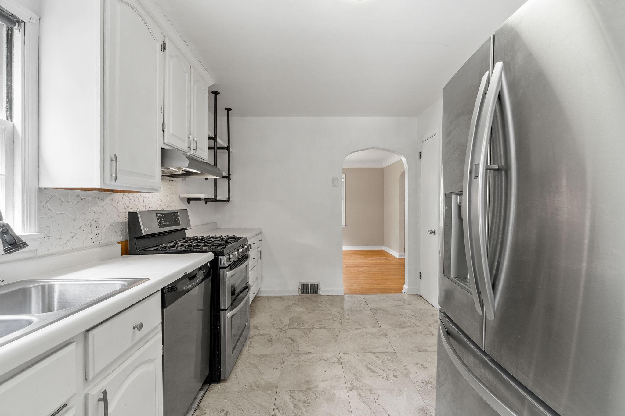 View of Residential at 906 Sherwood Avenue, Saint Paul MN 55106, Saint Paul (16 of 64) - Mike Wilen | Minnesota Team Real Estate