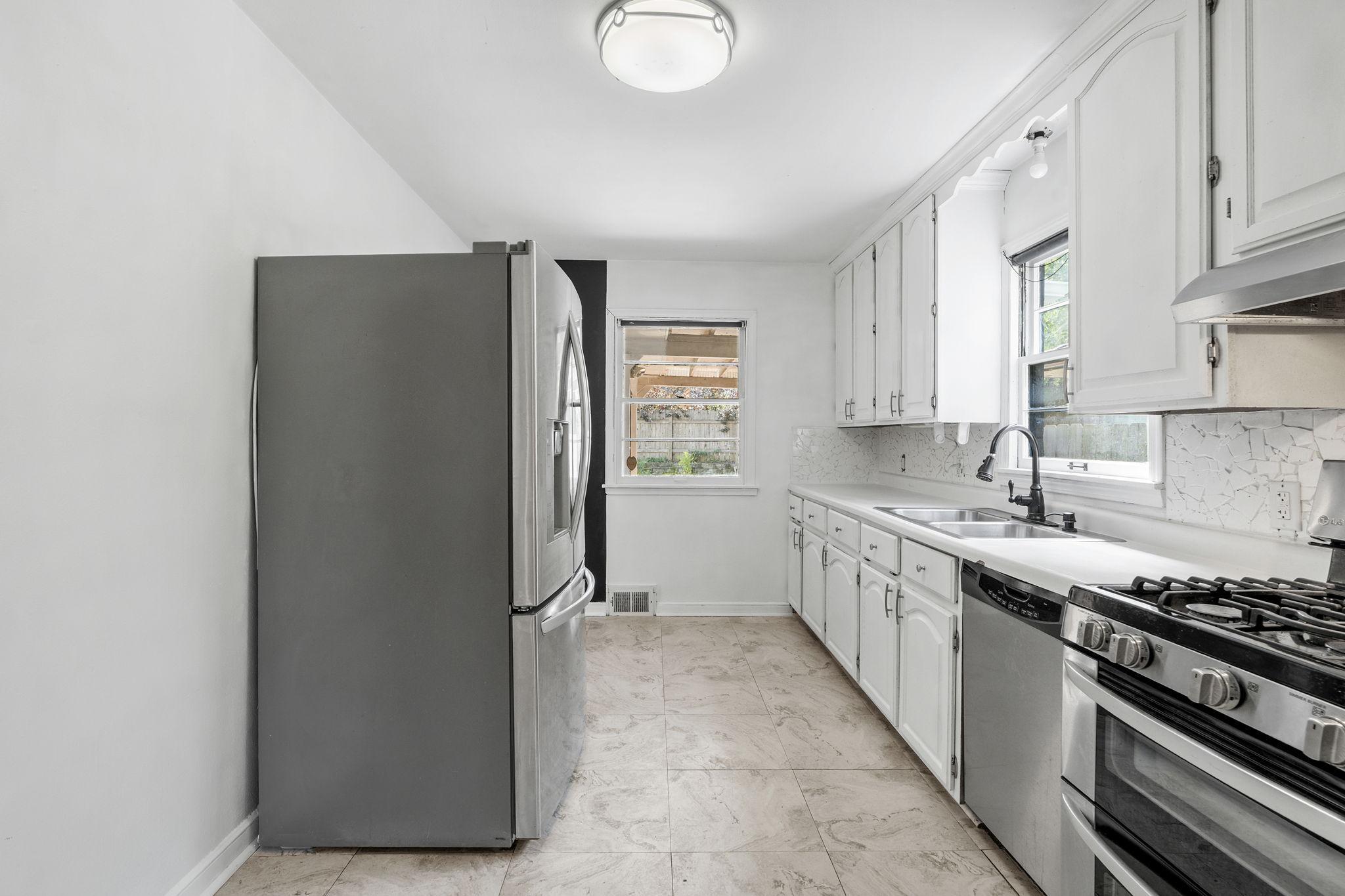 View of Residential at 906 Sherwood Avenue, Saint Paul MN 55106, Saint Paul (14 of 64) - Mike Wilen | Minnesota Team Real Estate
