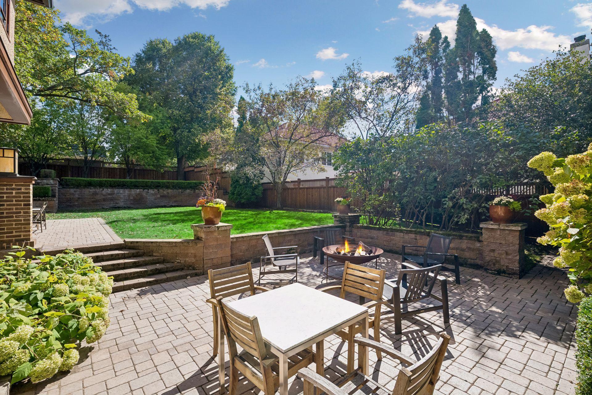 View of Residential at 2409 Lake Of The Isles Parkway, Minneapolis MN 55405, Minneapolis (33 of 36) - Mike Wilen | Minnesota Team Real Estate
