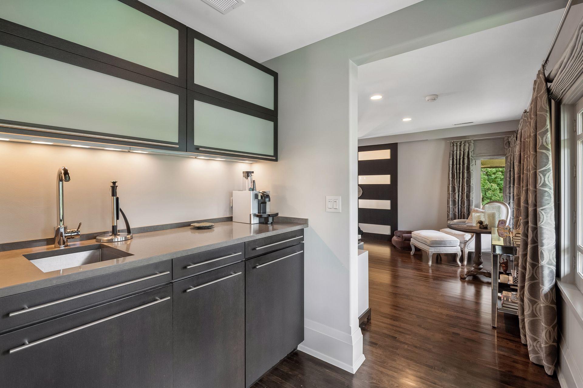 View of Residential at 2409 Lake Of The Isles Parkway, Minneapolis MN 55405, Minneapolis (20 of 36) - Mike Wilen | Minnesota Team Real Estate