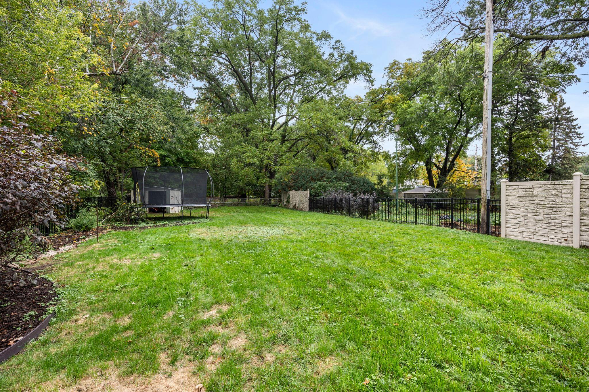 View of Residential at 1464 Victoria Street, Saint Paul MN 55117, Saint Paul (23 of 24) - Mike Wilen | Minnesota Team Real Estate