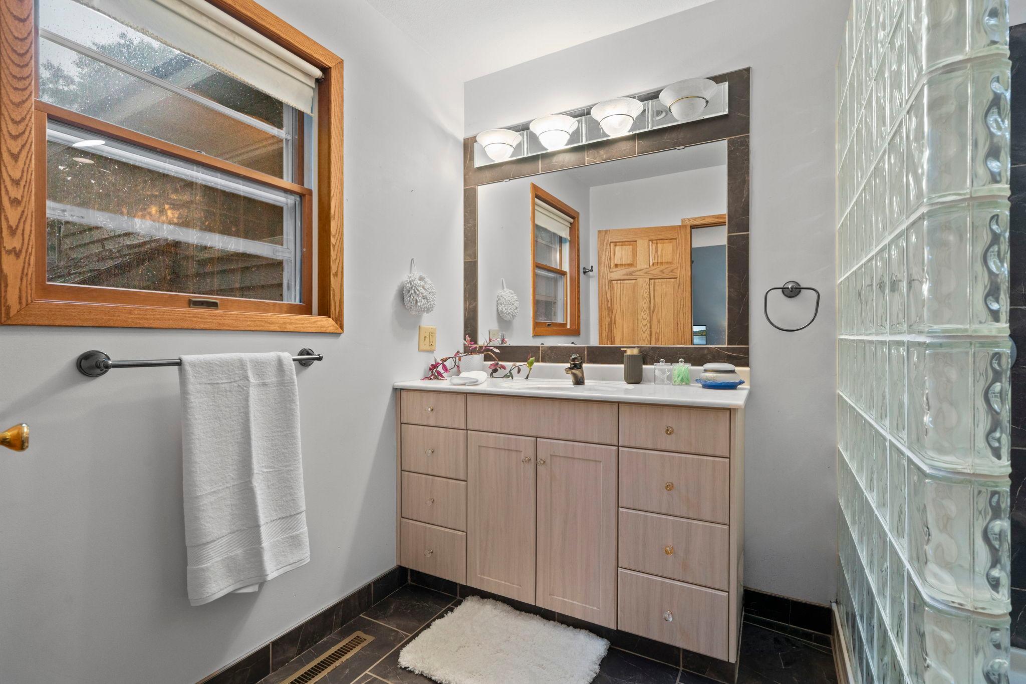 View of Residential at 1464 Victoria Street, Saint Paul MN 55117, Saint Paul (11 of 24) - Mike Wilen | Minnesota Team Real Estate