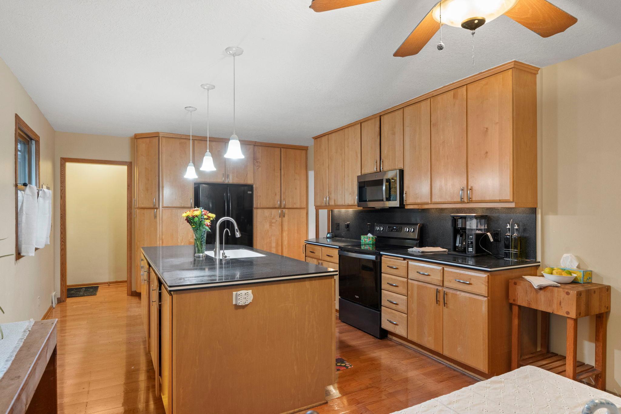View of Residential at 1464 Victoria Street, Saint Paul MN 55117, Saint Paul (5 of 24) - Mike Wilen | Minnesota Team Real Estate