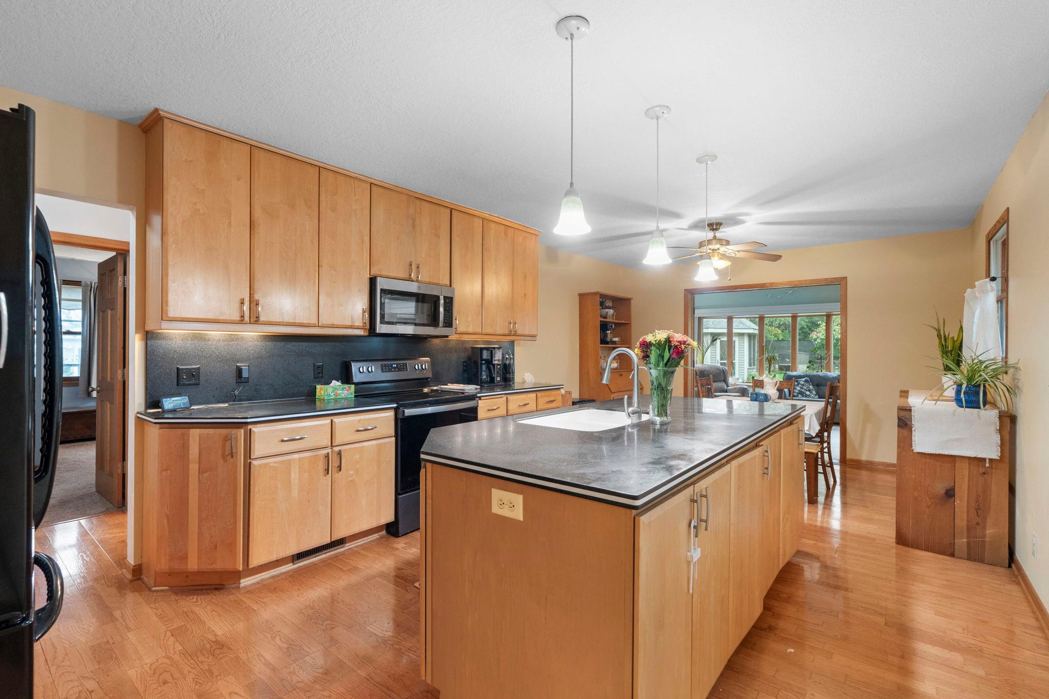View of Residential at 1464 Victoria Street, Saint Paul MN 55117, Saint Paul (4 of 24) - Mike Wilen | Minnesota Team Real Estate