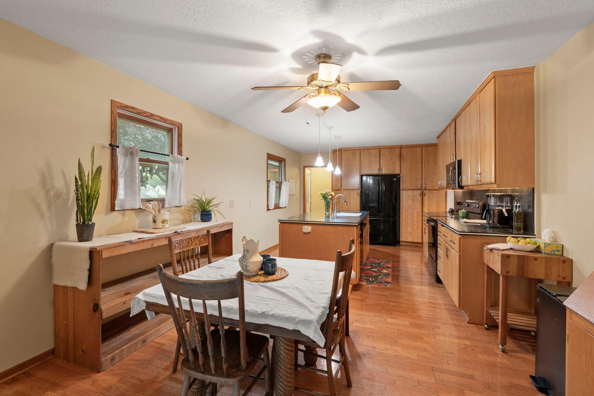 View of Residential at 1464 Victoria Street, Saint Paul MN 55117, Saint Paul (7 of 24) - Mike Wilen | Minnesota Team Real Estate
