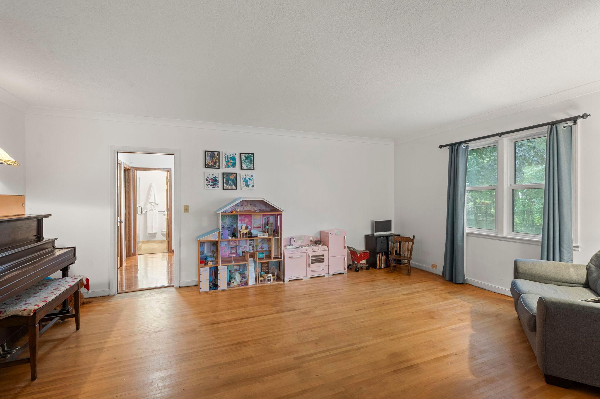 View of Residential at 1464 Victoria Street, Saint Paul MN 55117, Saint Paul (3 of 24) - Mike Wilen | Minnesota Team Real Estate