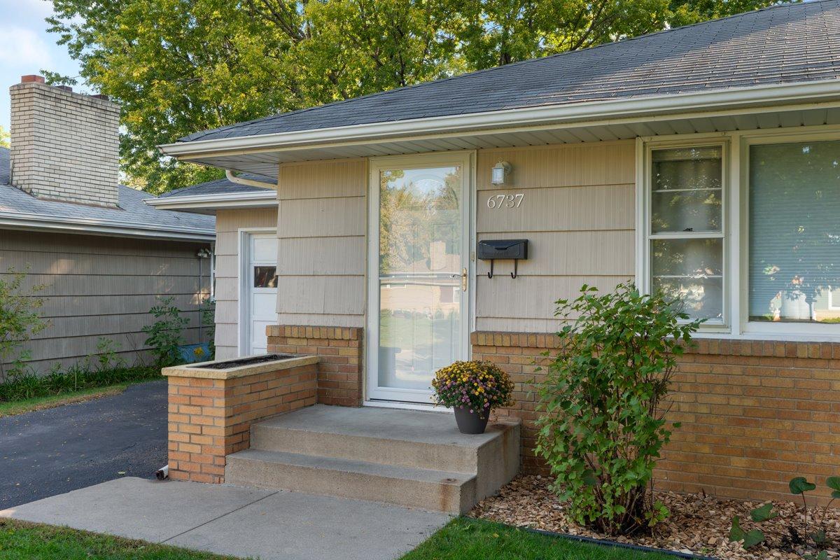 View of Residential at 6737 Columbus Avenue, Richfield MN 55423, Richfield (4 of 46) - Mike Wilen | Minnesota Team Real Estate