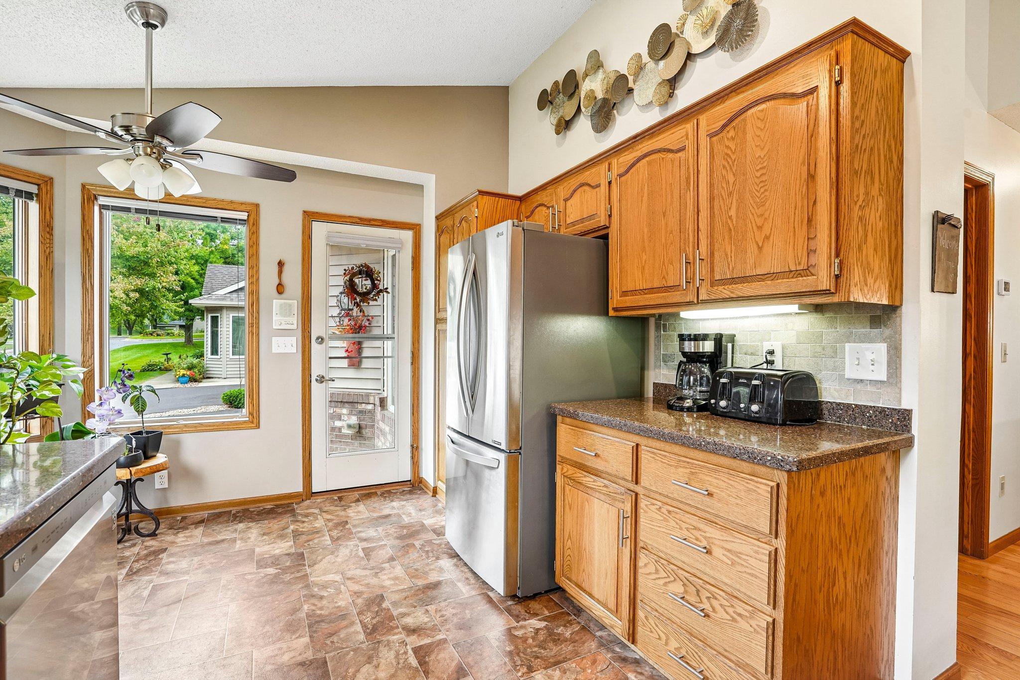 View of Residential at 994 Stratford Lane, Burnsville MN 55337, Burnsville (19 of 46) - Mike Wilen | Minnesota Team Real Estate