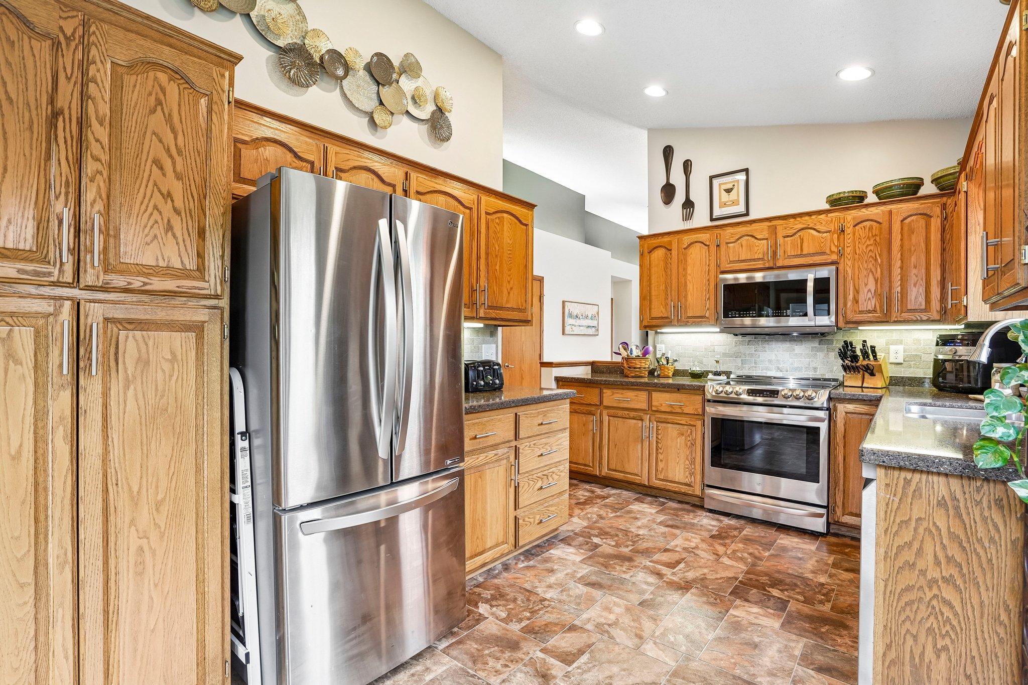 View of Residential at 994 Stratford Lane, Burnsville MN 55337, Burnsville (16 of 46) - Mike Wilen | Minnesota Team Real Estate