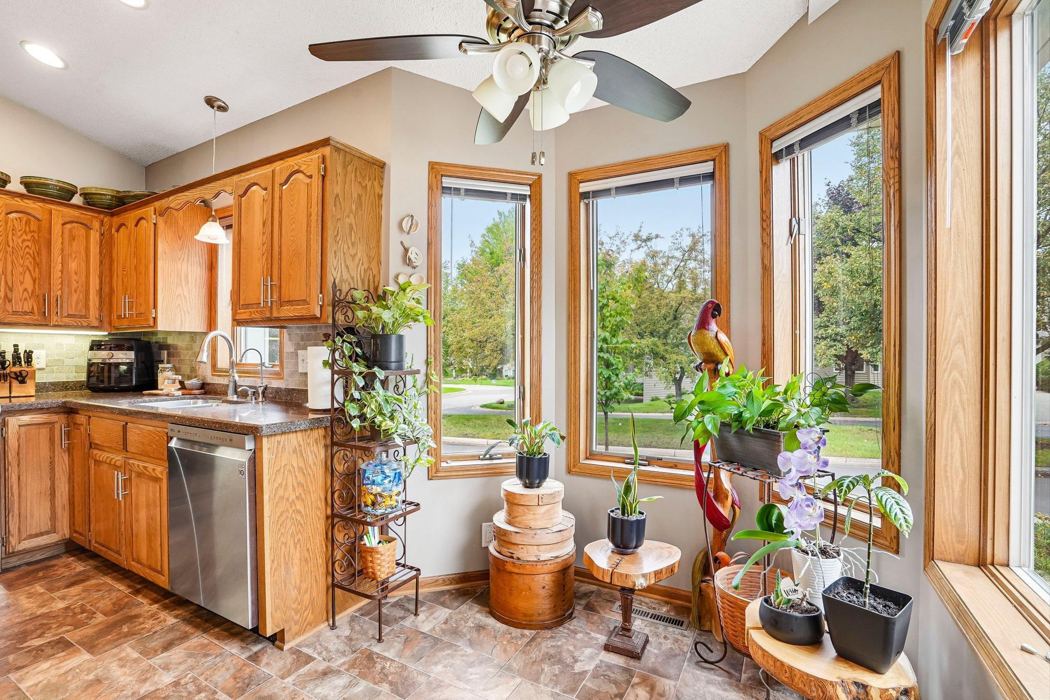 View of Residential at 994 Stratford Lane, Burnsville MN 55337, Burnsville (21 of 46) - Mike Wilen | Minnesota Team Real Estate