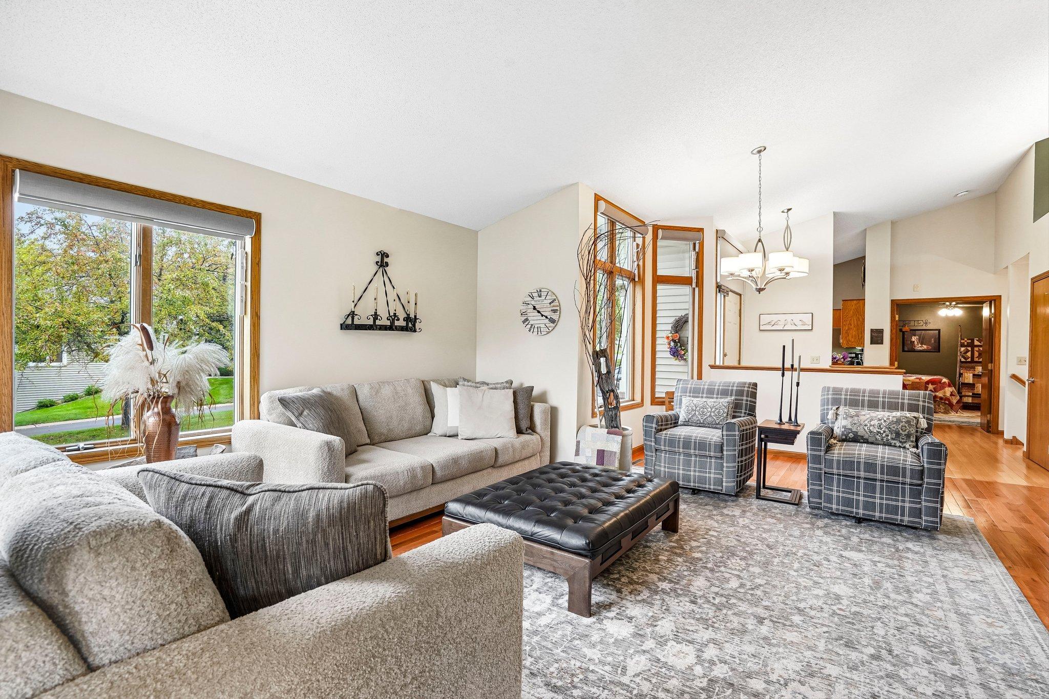 View of Residential at 994 Stratford Lane, Burnsville MN 55337, Burnsville (12 of 46) - Mike Wilen | Minnesota Team Real Estate
