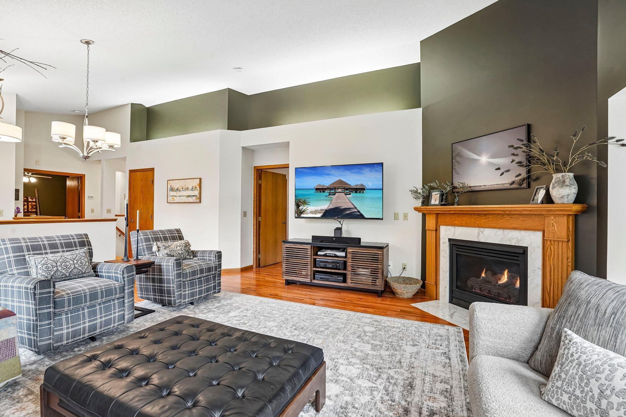 View of Residential at 994 Stratford Lane, Burnsville MN 55337, Burnsville (11 of 46) - Mike Wilen | Minnesota Team Real Estate