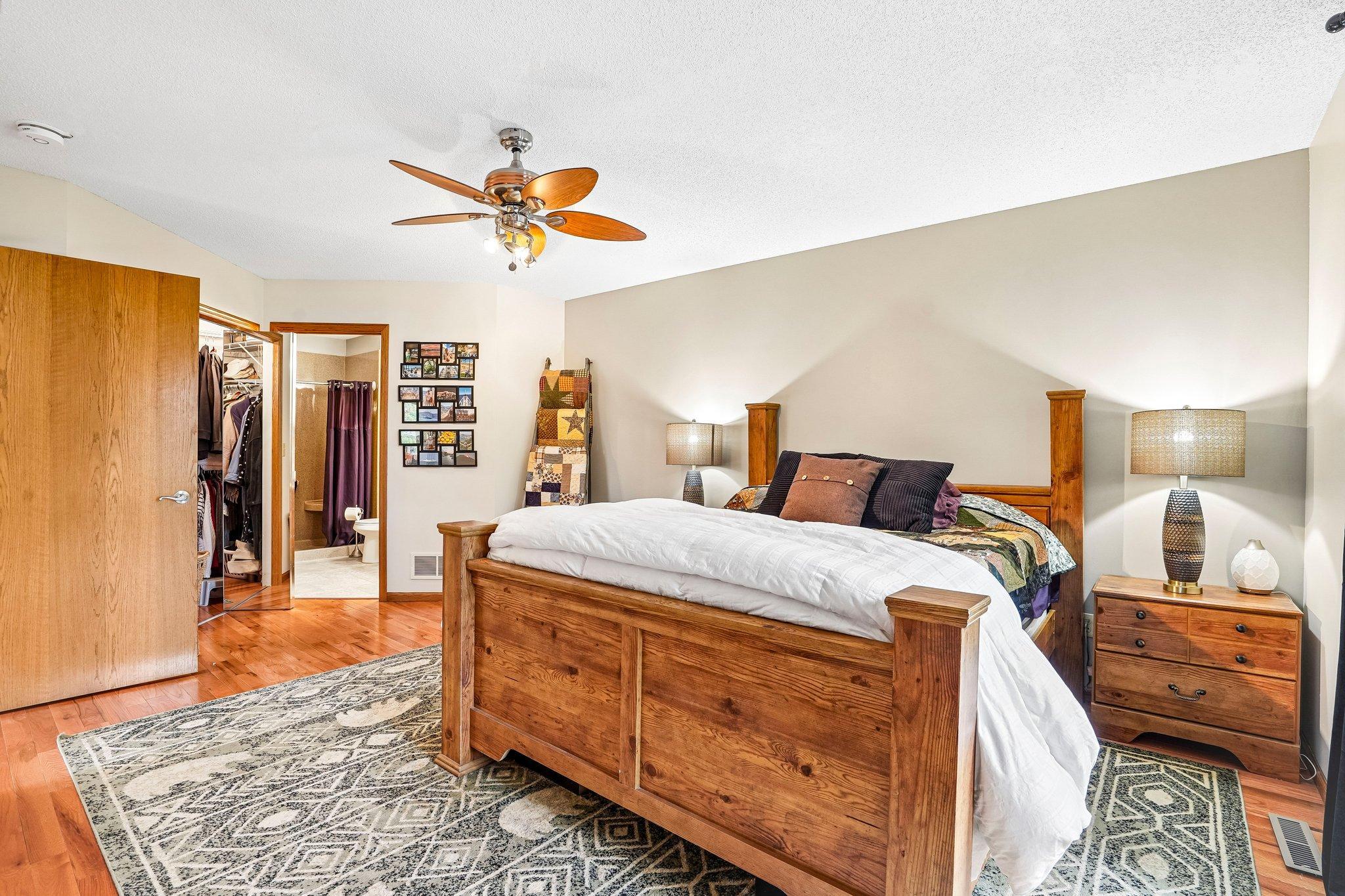 View of Residential at 994 Stratford Lane, Burnsville MN 55337, Burnsville (23 of 46) - Mike Wilen | Minnesota Team Real Estate