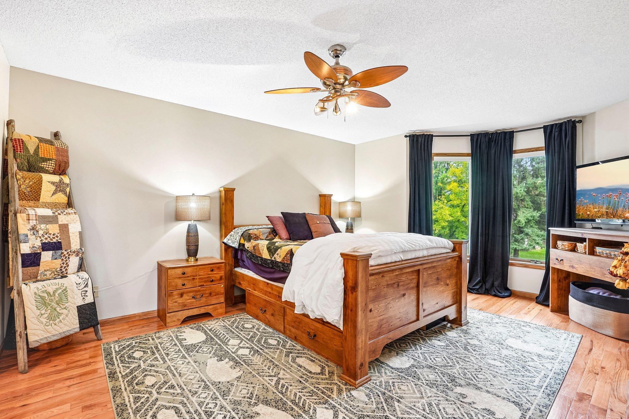 View of Residential at 994 Stratford Lane, Burnsville MN 55337, Burnsville (22 of 46) - Mike Wilen | Minnesota Team Real Estate