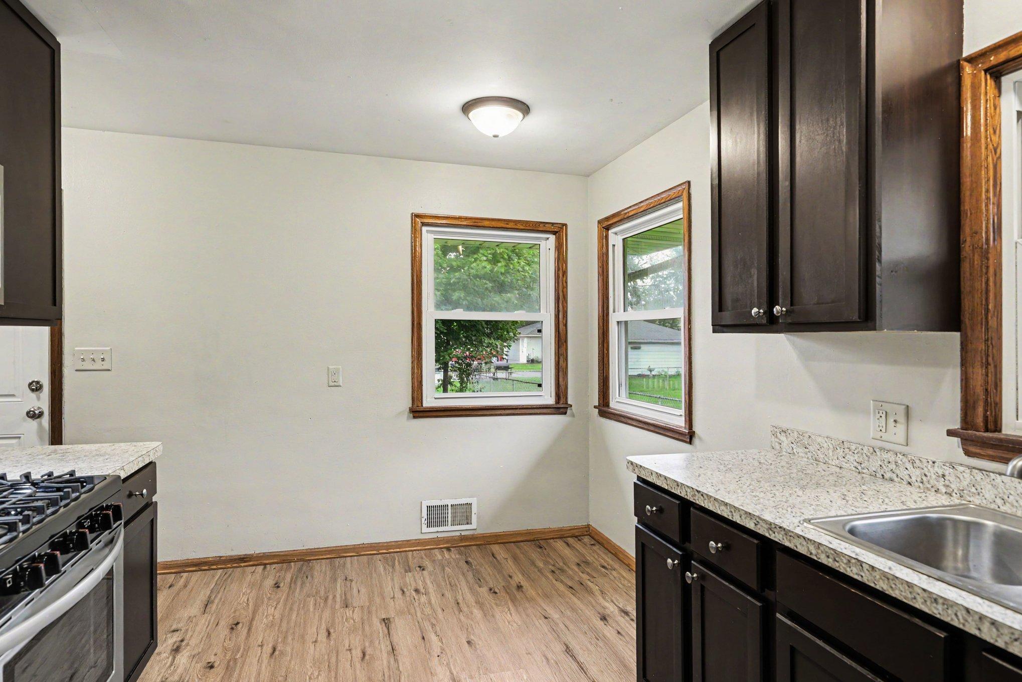 View of Residential at 2147 Burns Avenue, Saint Paul MN 55119, Saint Paul (7 of 25) - Mike Wilen | Minnesota Team Real Estate