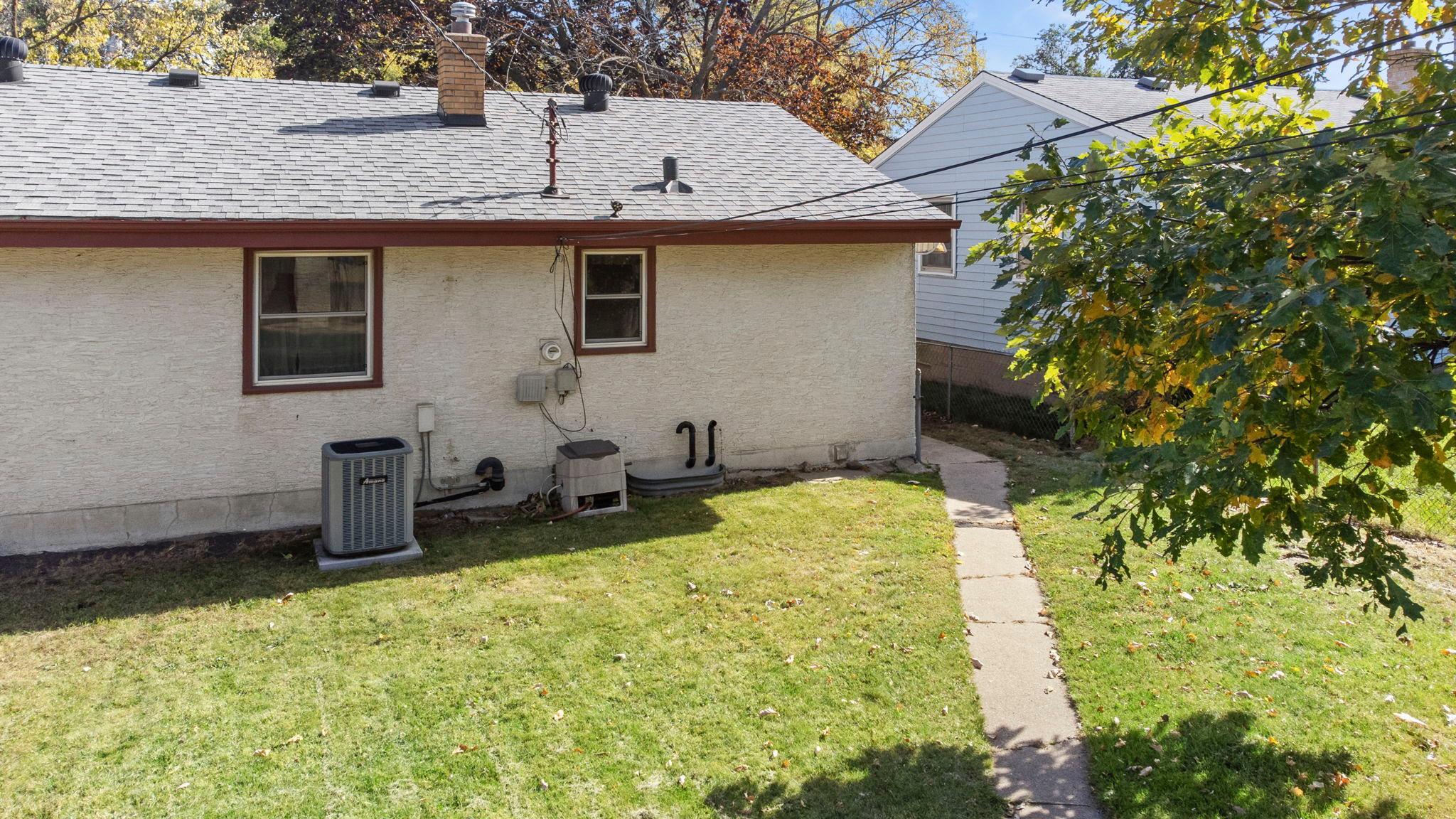 View of Residential at 1097 Dale Street, Saint Paul MN 55117, Saint Paul (54 of 71) - Mike Wilen | Minnesota Team Real Estate