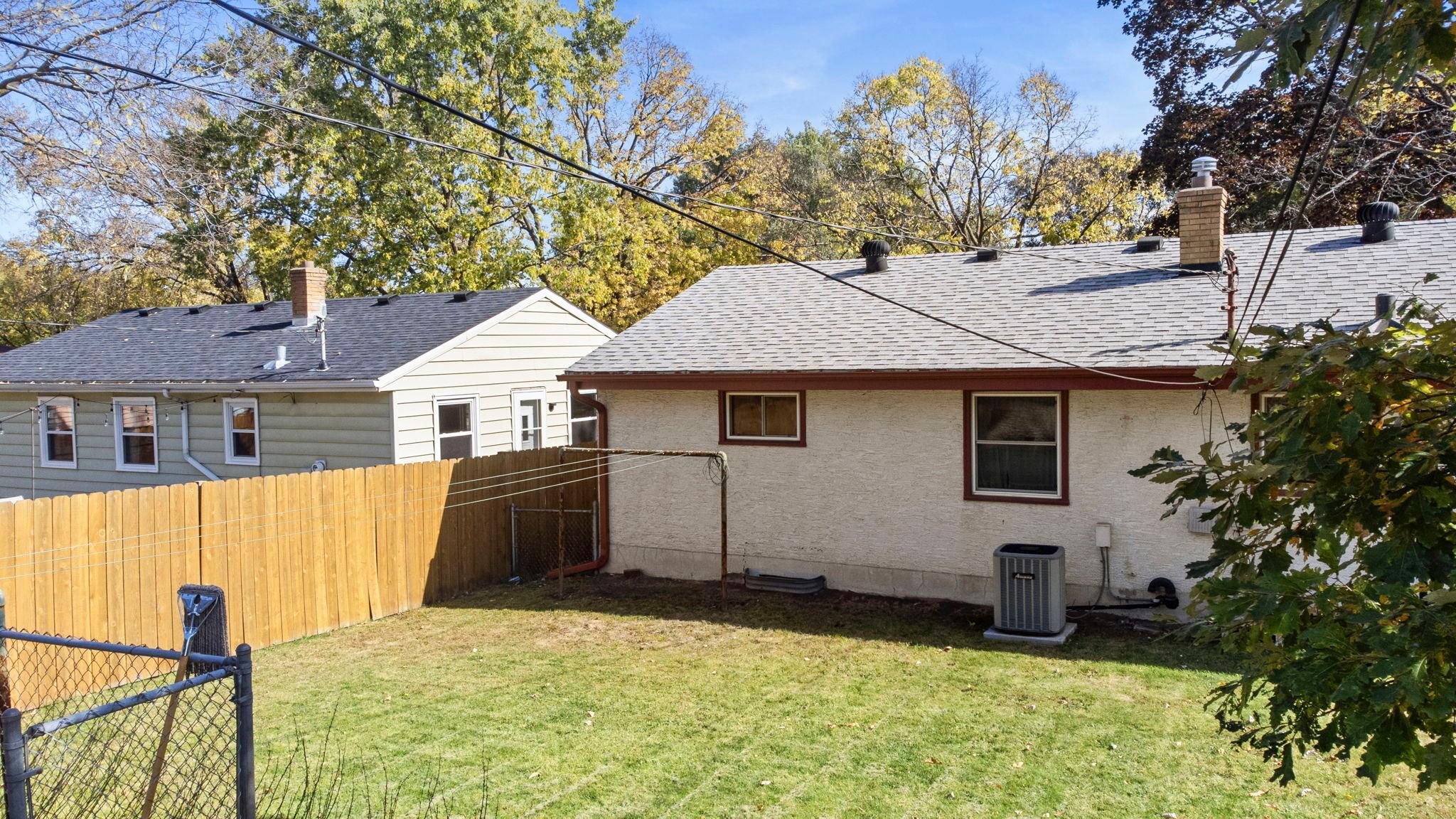 View of Residential at 1097 Dale Street, Saint Paul MN 55117, Saint Paul (52 of 71) - Mike Wilen | Minnesota Team Real Estate