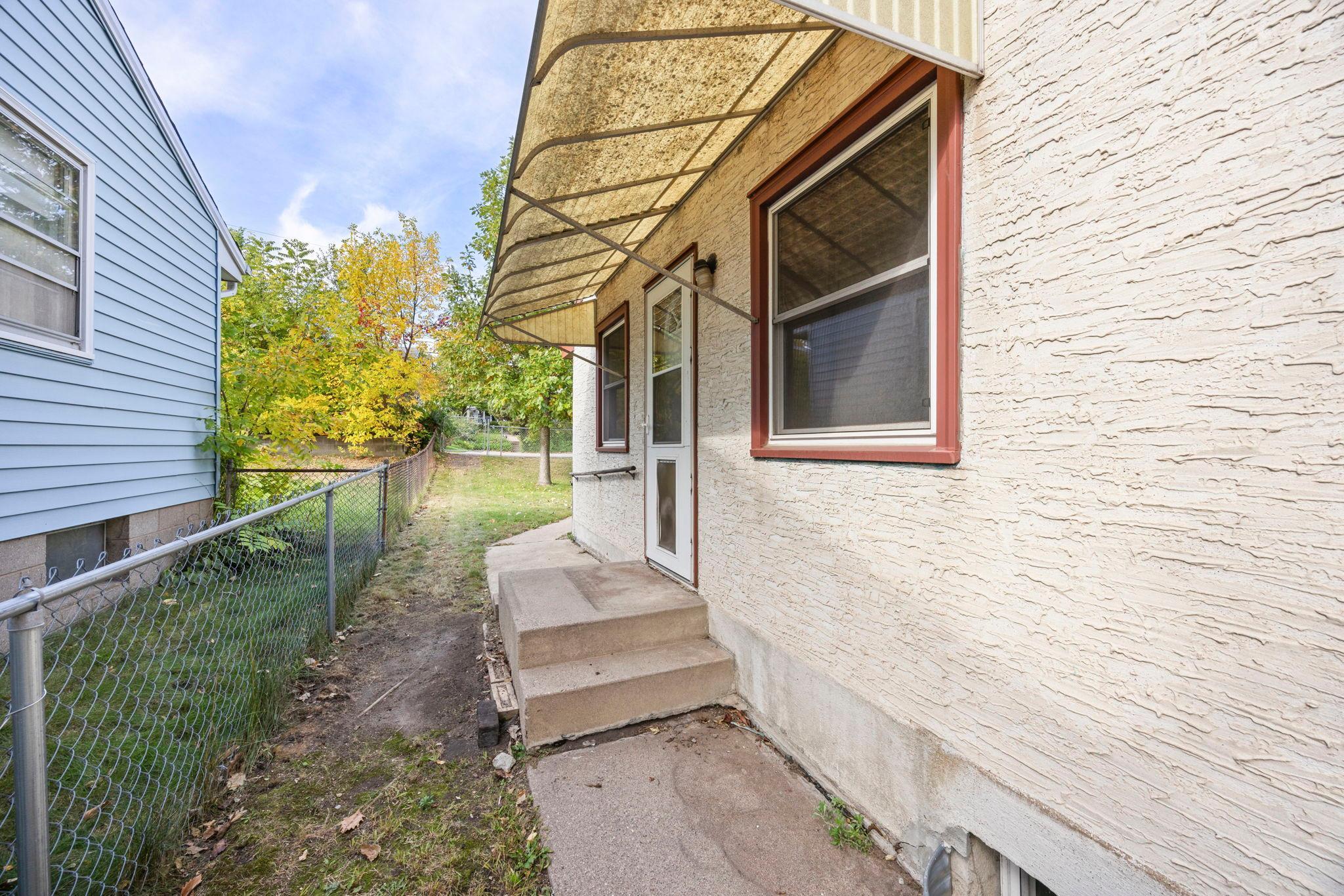 View of Residential at 1097 Dale Street, Saint Paul MN 55117, Saint Paul (46 of 71) - Mike Wilen | Minnesota Team Real Estate