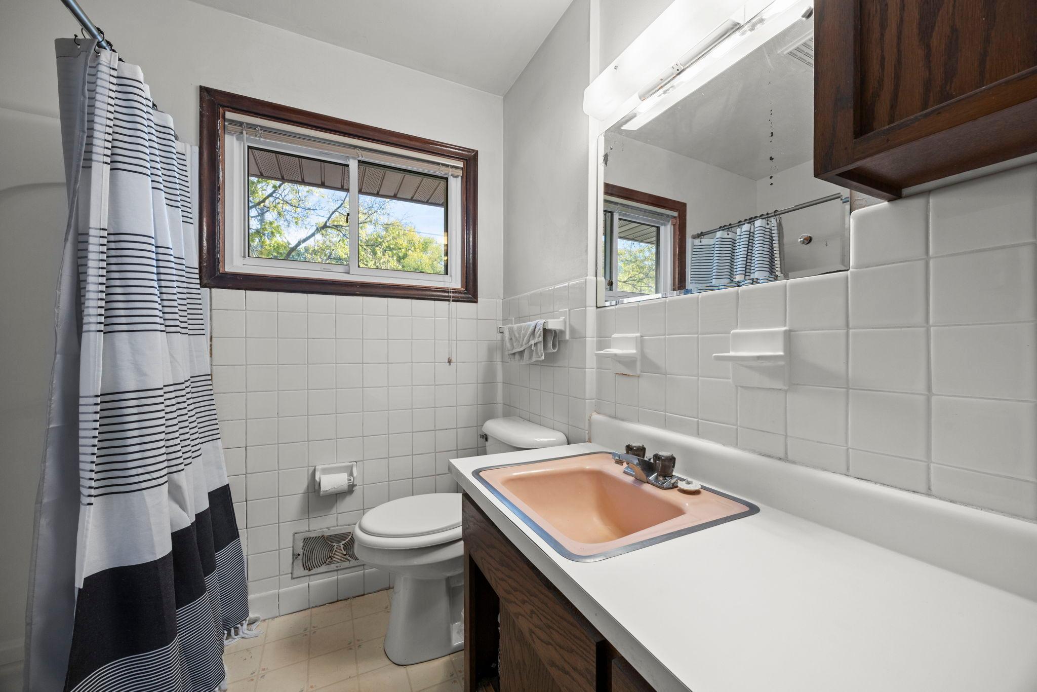 View of Residential at 1097 Dale Street, Saint Paul MN 55117, Saint Paul (29 of 71) - Mike Wilen | Minnesota Team Real Estate