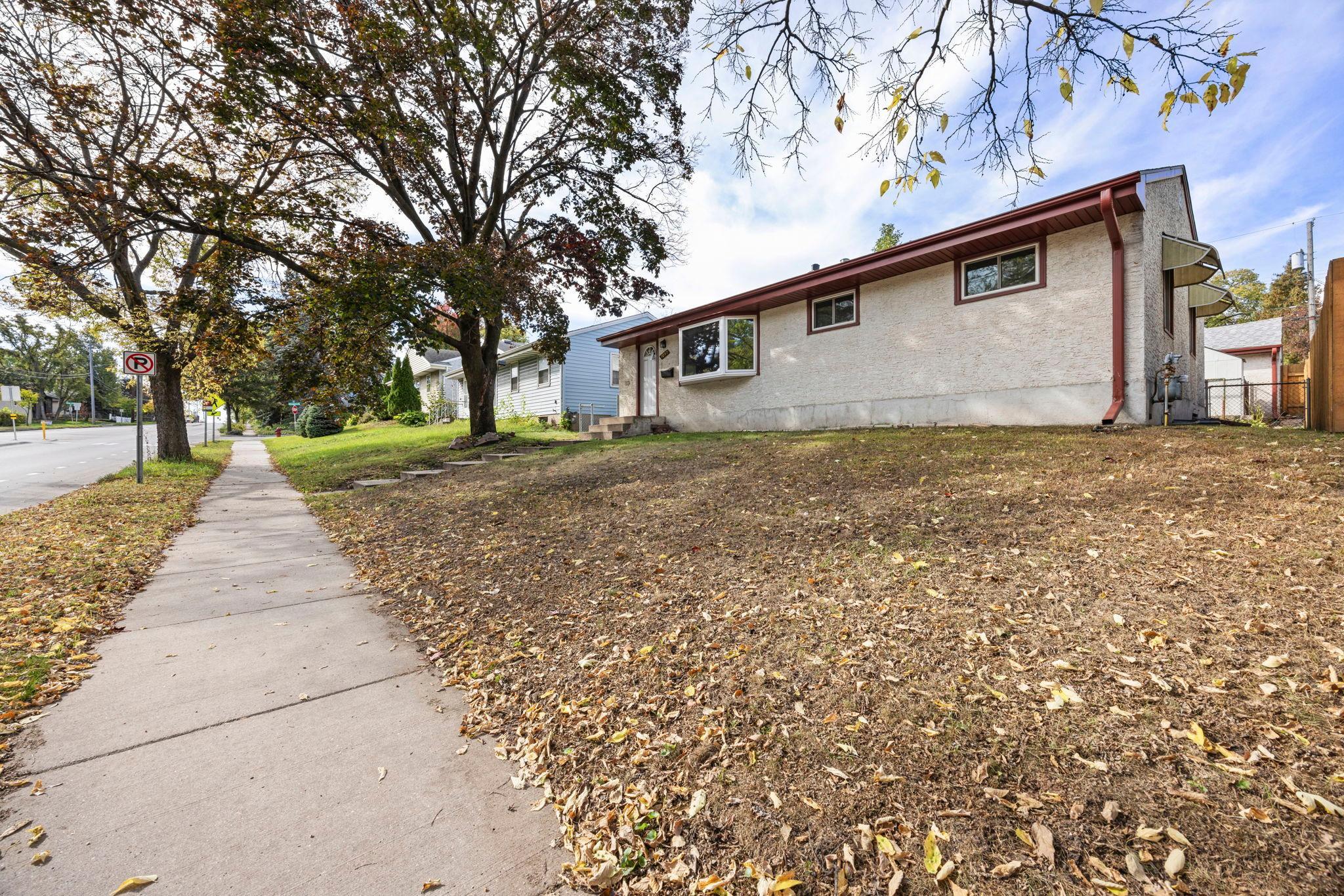 View of Residential at 1097 Dale Street, Saint Paul MN 55117, Saint Paul (10 of 71) - Mike Wilen | Minnesota Team Real Estate