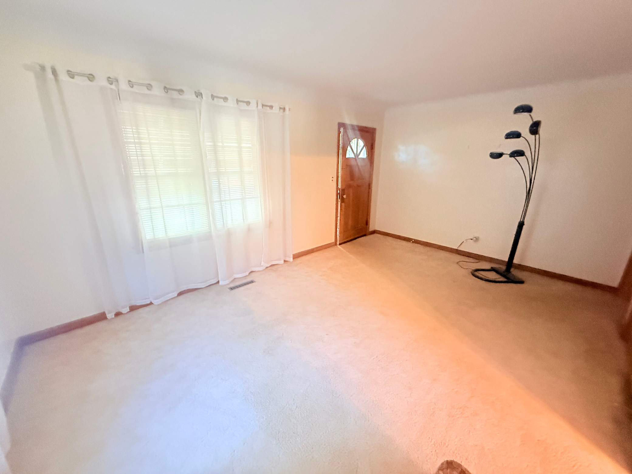 View of Residential at 1679 Nevada Avenue, Saint Paul MN 55106, Saint Paul (4 of 16) - Mike Wilen | Minnesota Team Real Estate