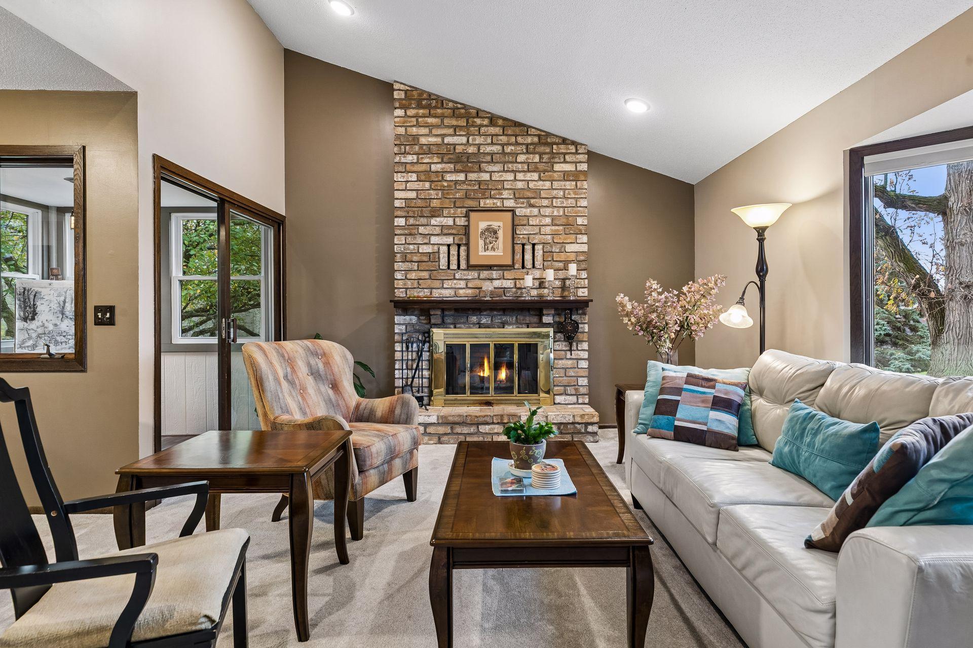 View of Residential at 2032 Charlton Ridge, West Saint Paul MN 55118, West Saint Paul (9 of 32) - Mike Wilen | Minnesota Team Real Estate