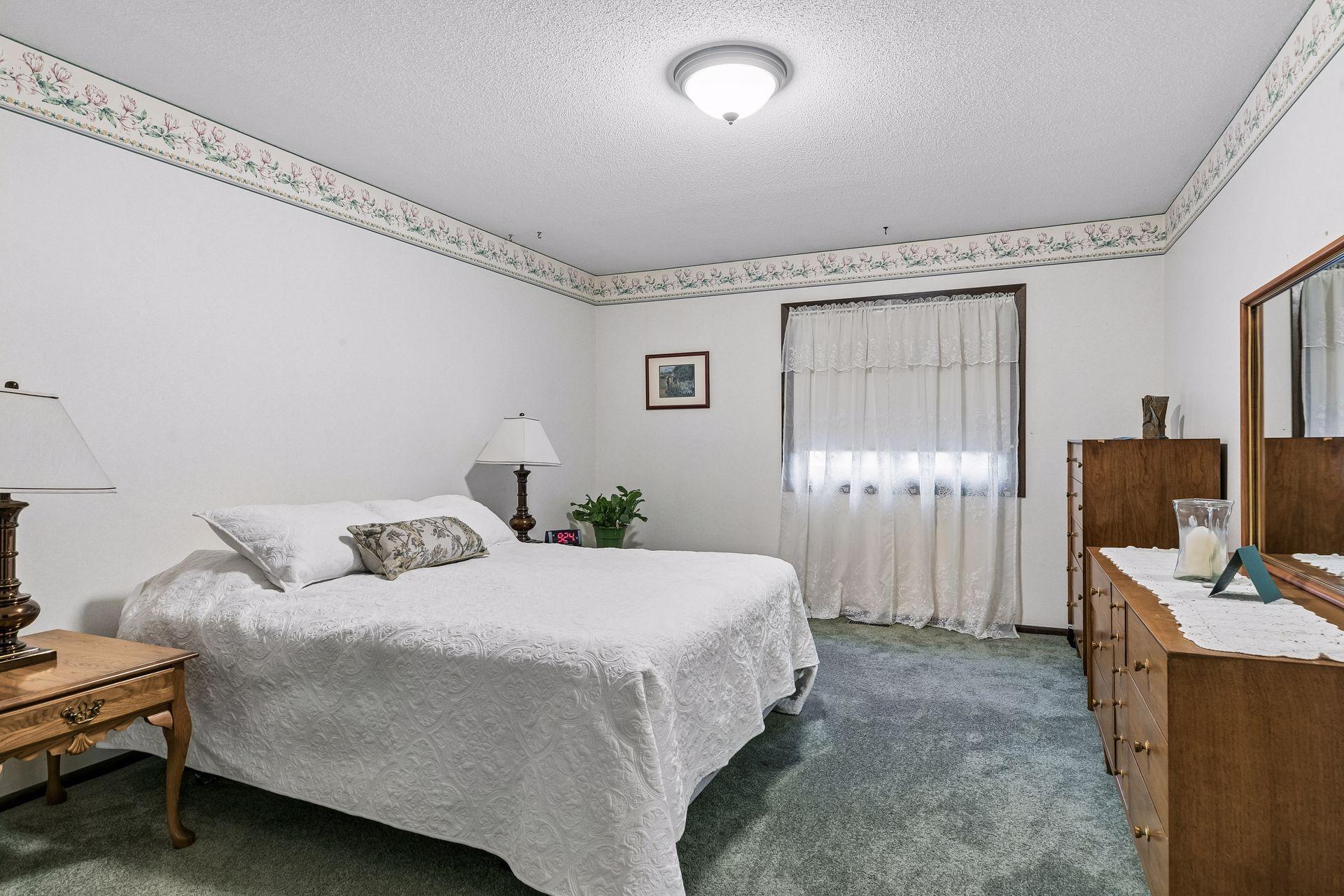 View of Residential at 2032 Charlton Ridge, West Saint Paul MN 55118, West Saint Paul (17 of 32) - Mike Wilen | Minnesota Team Real Estate