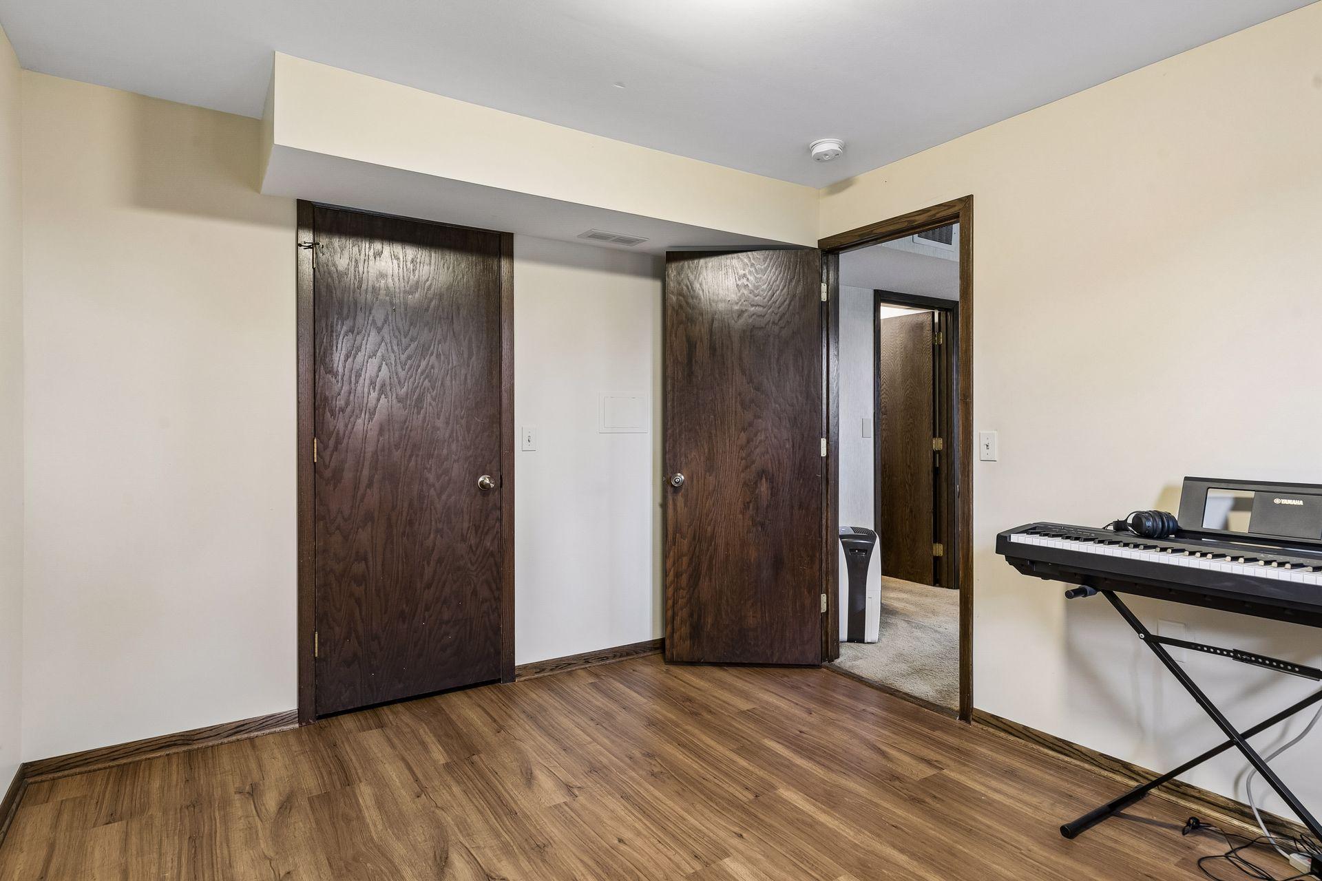 View of Residential at 2032 Charlton Ridge, West Saint Paul MN 55118, West Saint Paul (25 of 32) - Mike Wilen | Minnesota Team Real Estate